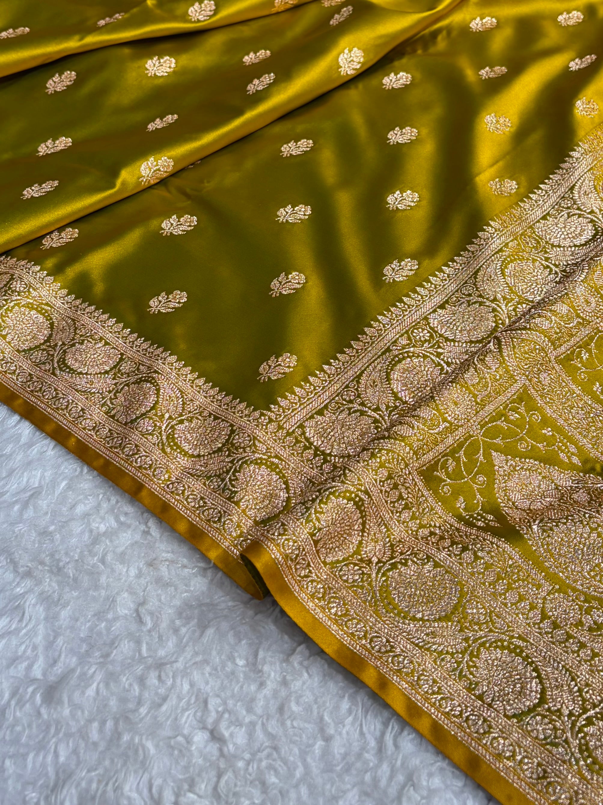 Liril Mehendi Floral Boota Pattern Satin Katan Silk Saree SK71