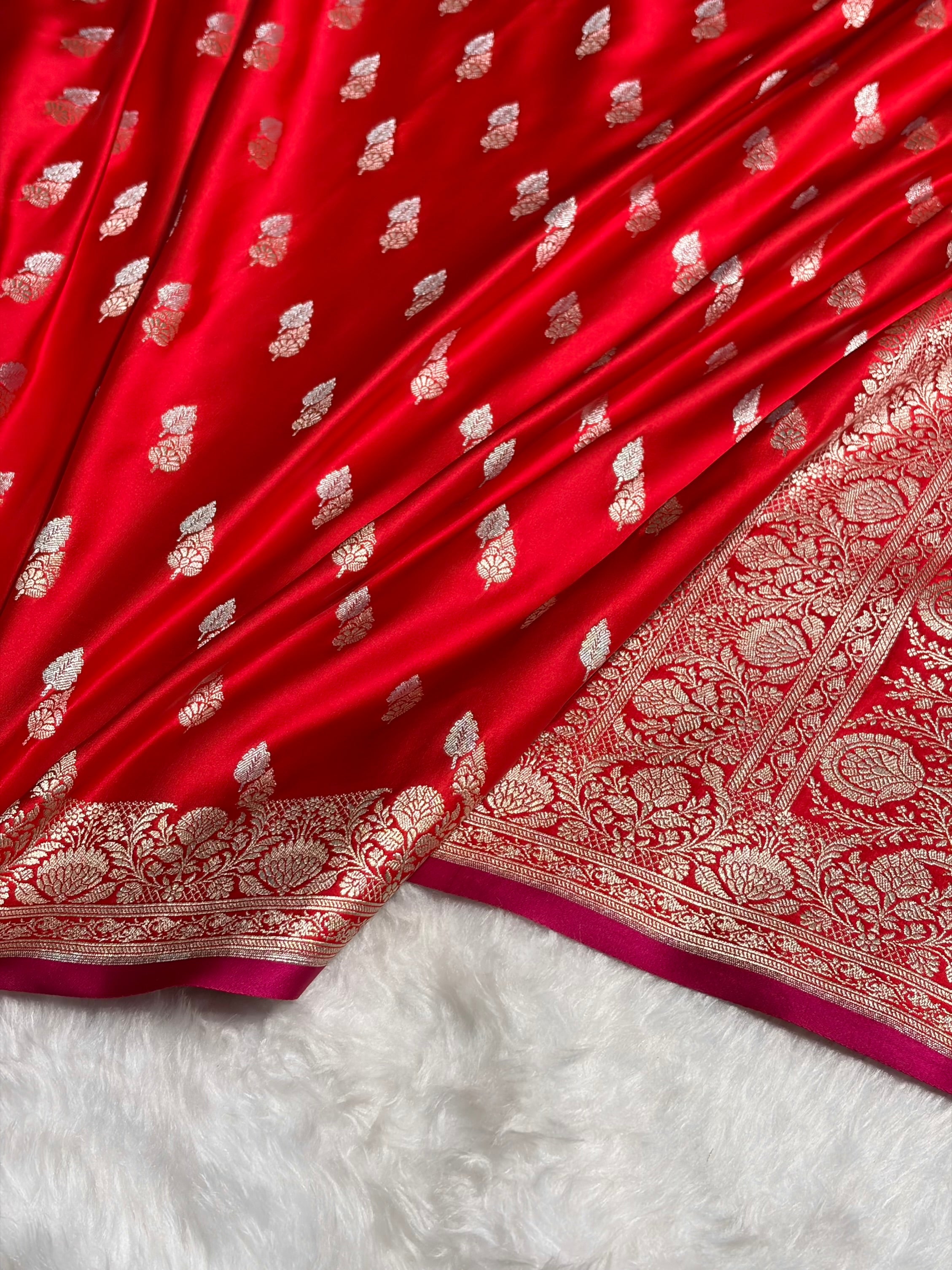 Red Shades Floral Booti Mashru Silk Saree MSM-69