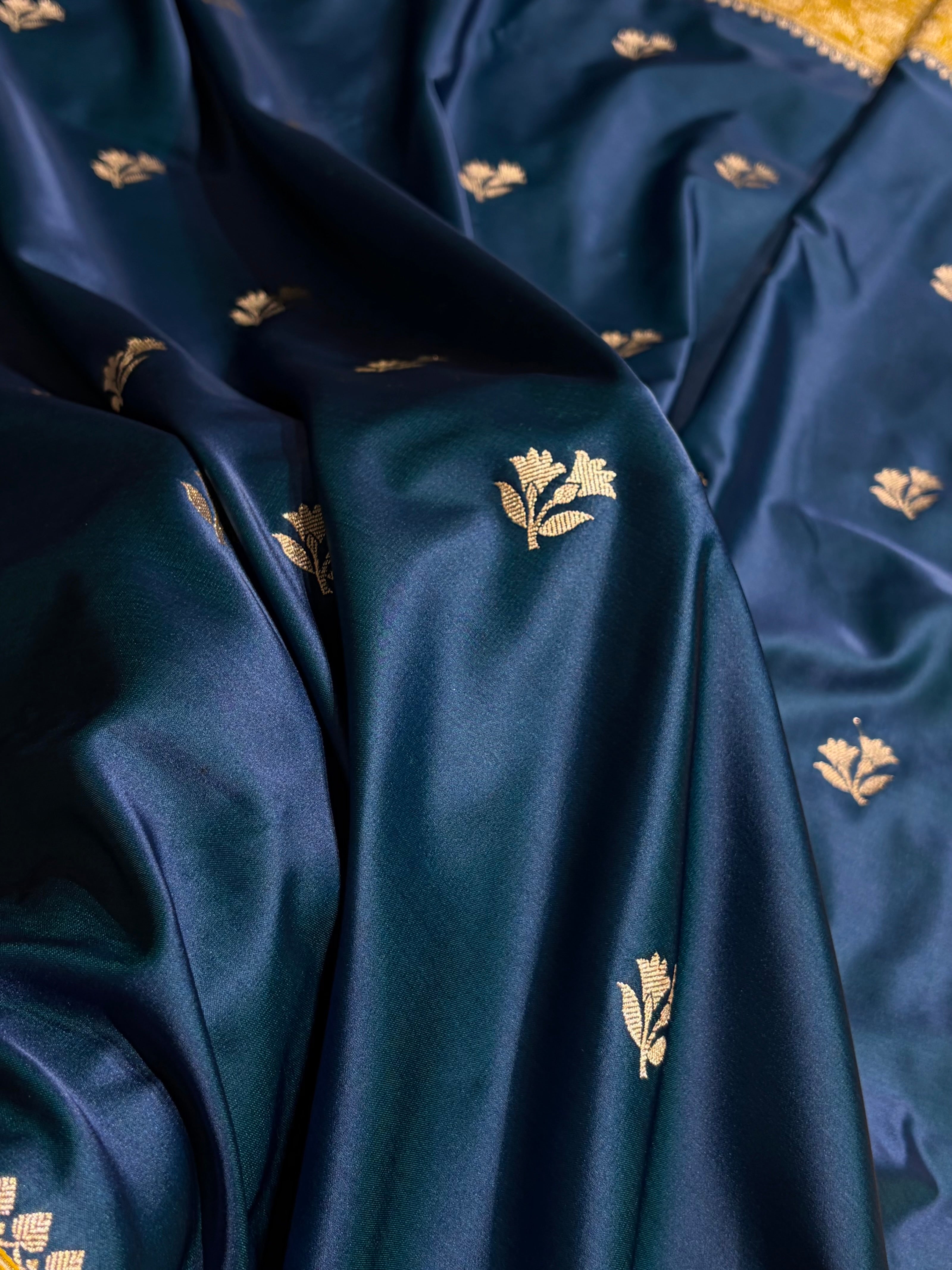 Contrast German Blue / Mustard Shades Banarasi Booti Pattern Mashru Silk Saree MSM-138