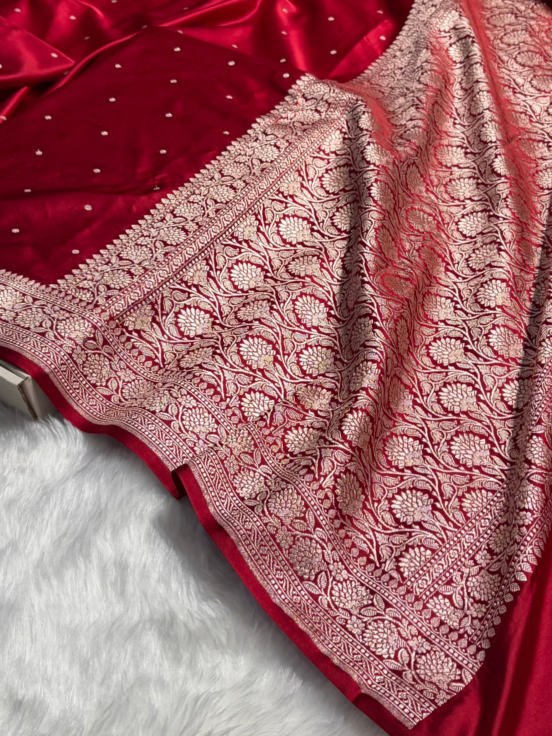 Maroon Shades Banarasi Booti Mashru Silk Saree MS65