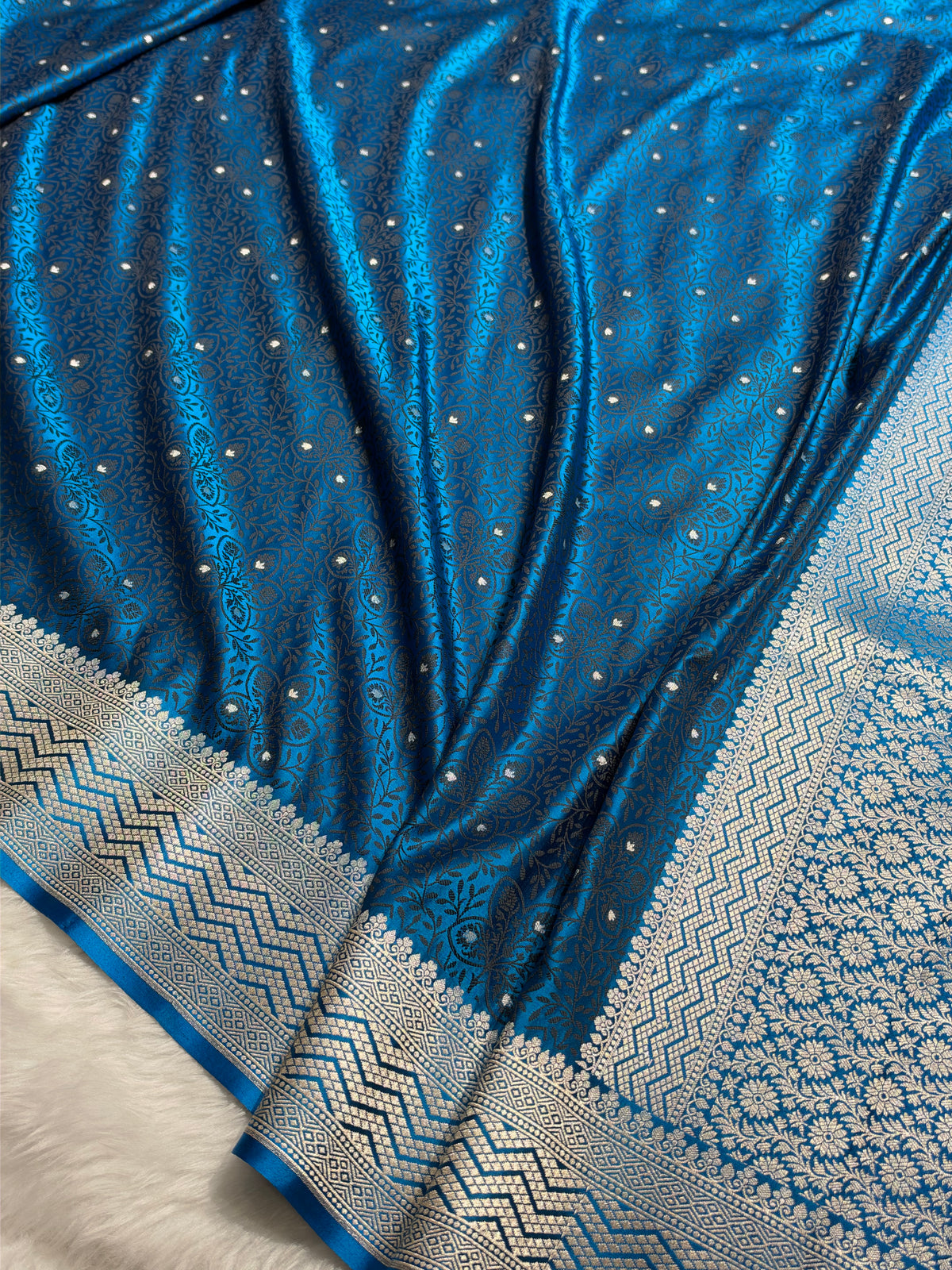 German Blue Shades Jamawar Tanchoi Motif Mashru Silk Saree MST-17