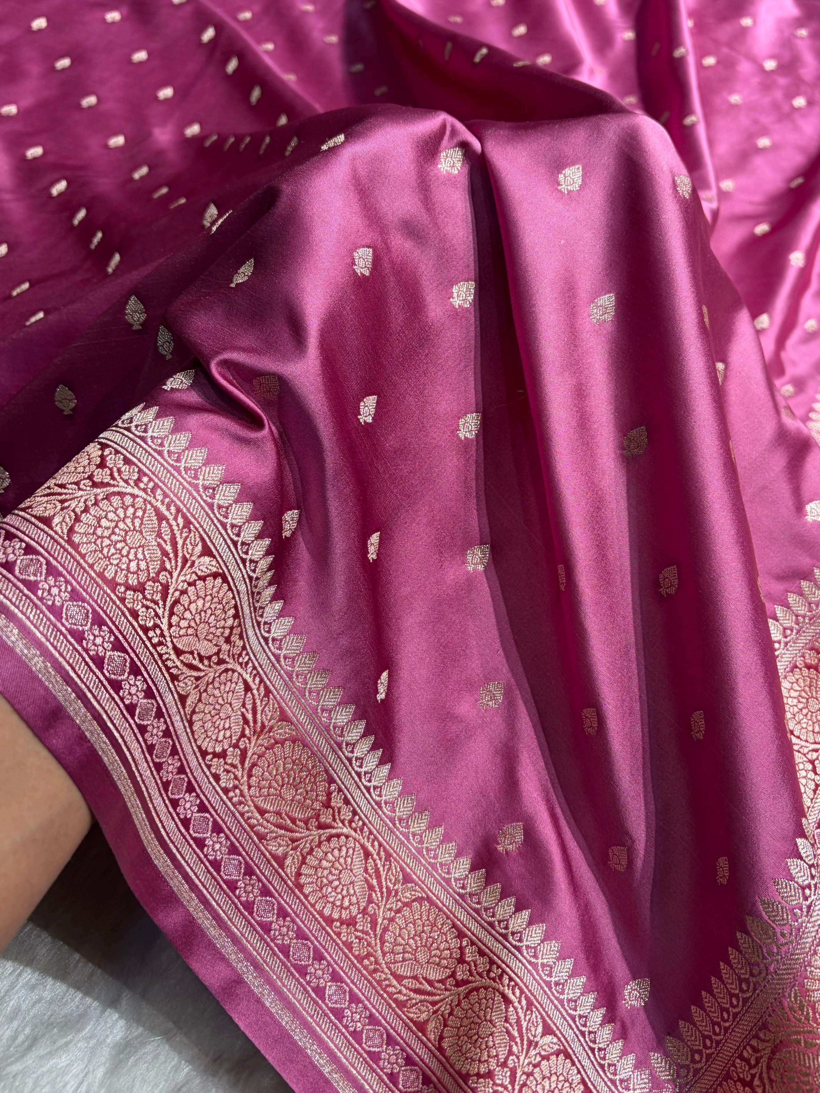 Copper Pink Shades With Contrast Border Booti Mashru Silk Saree MS79