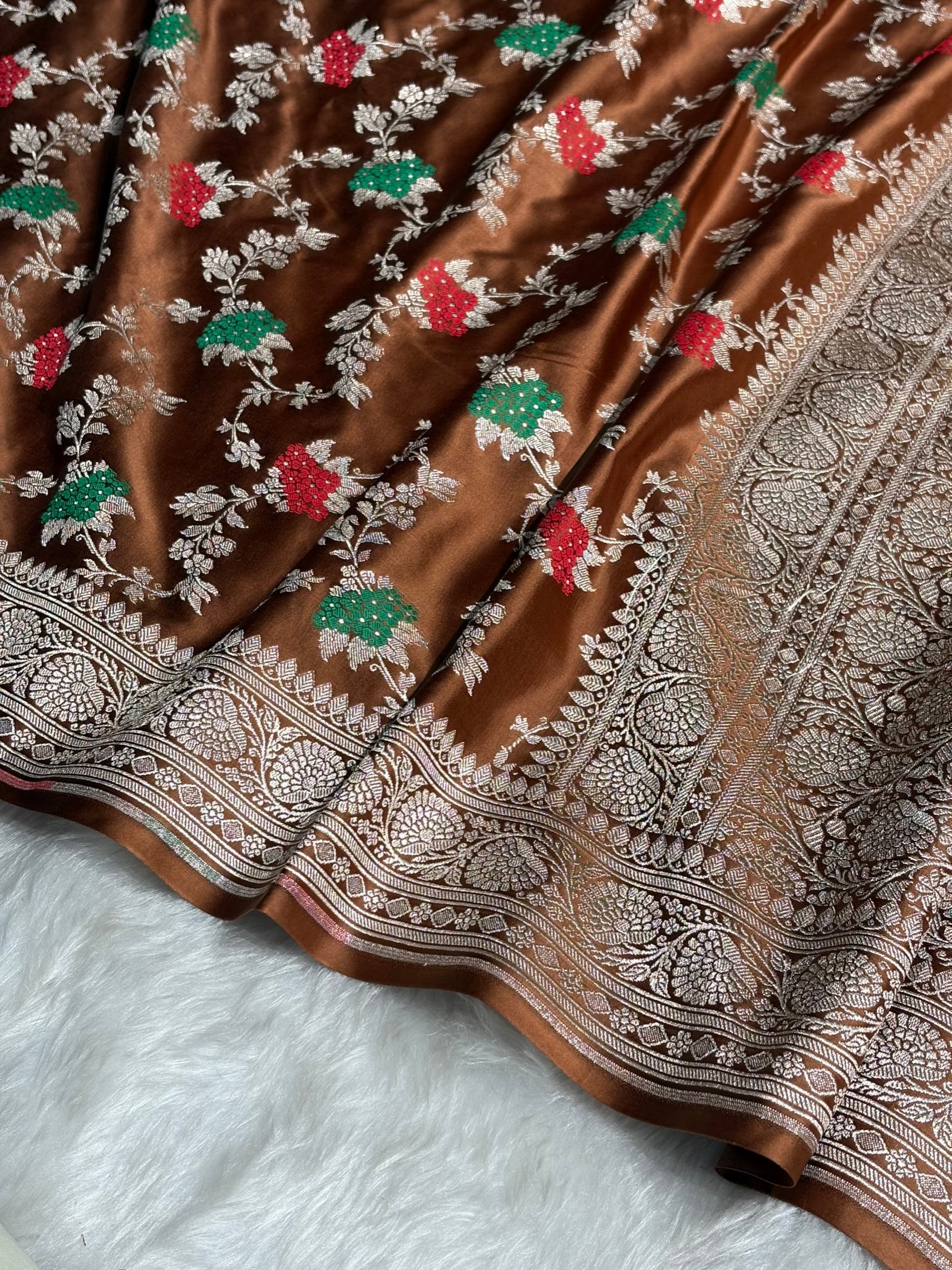 Dark Rust Shades Jaal Pattern Mashru Silk Saree
