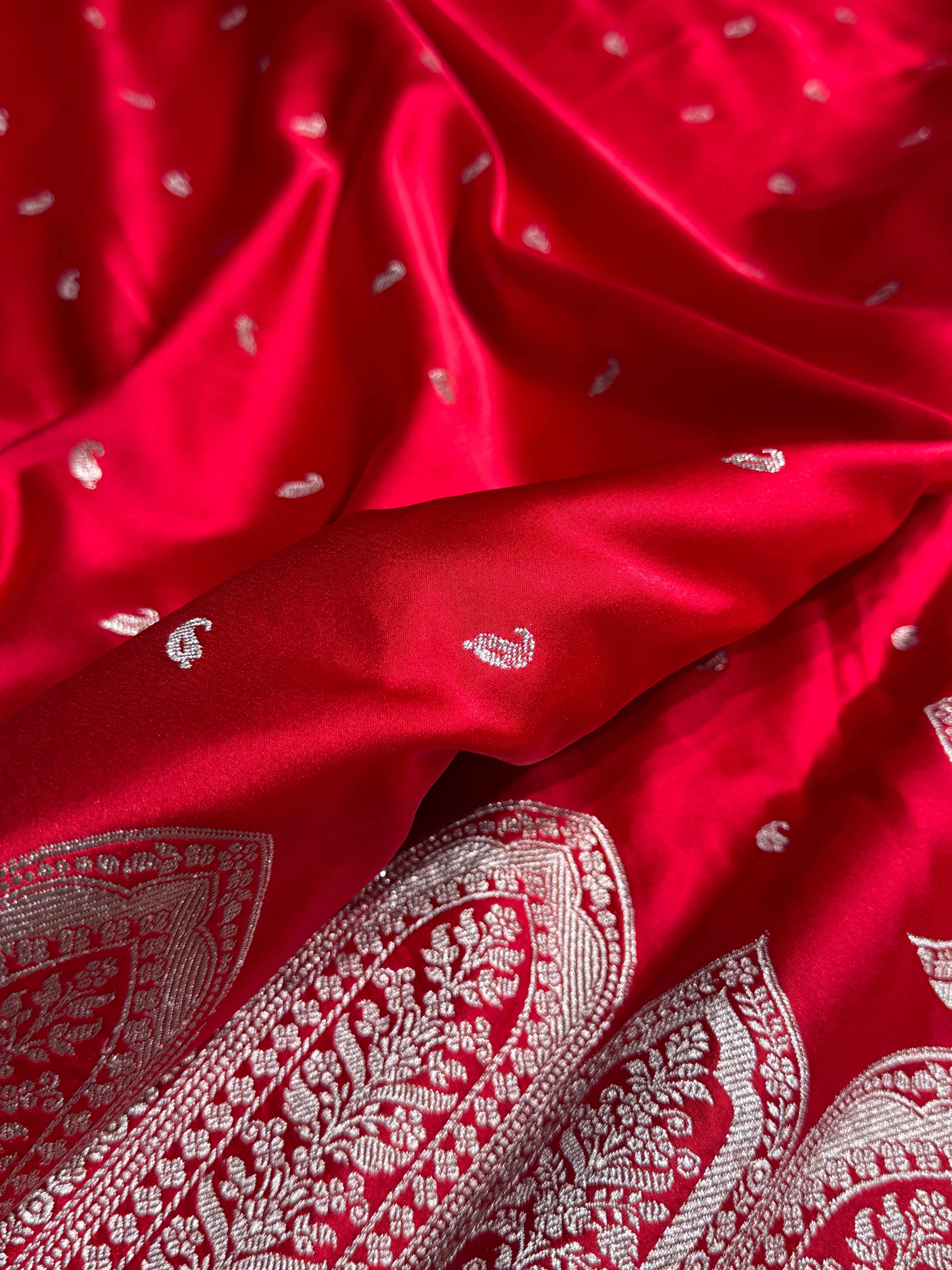 Skirt Border Red Mashru Silk Saree