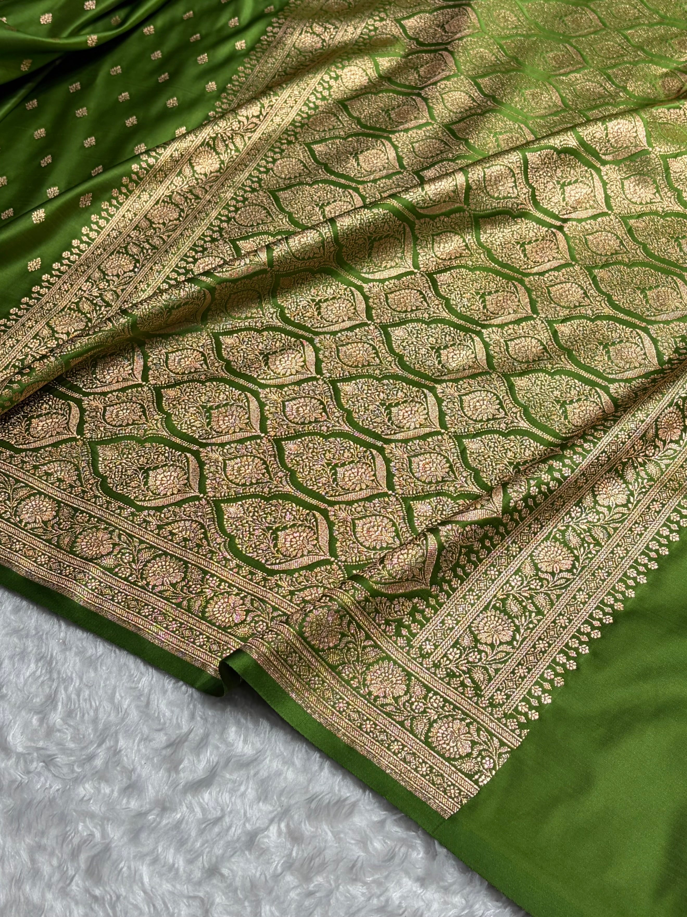 Banarasi Boota Katan Silk Saree In Mahndi Green Shades SK03