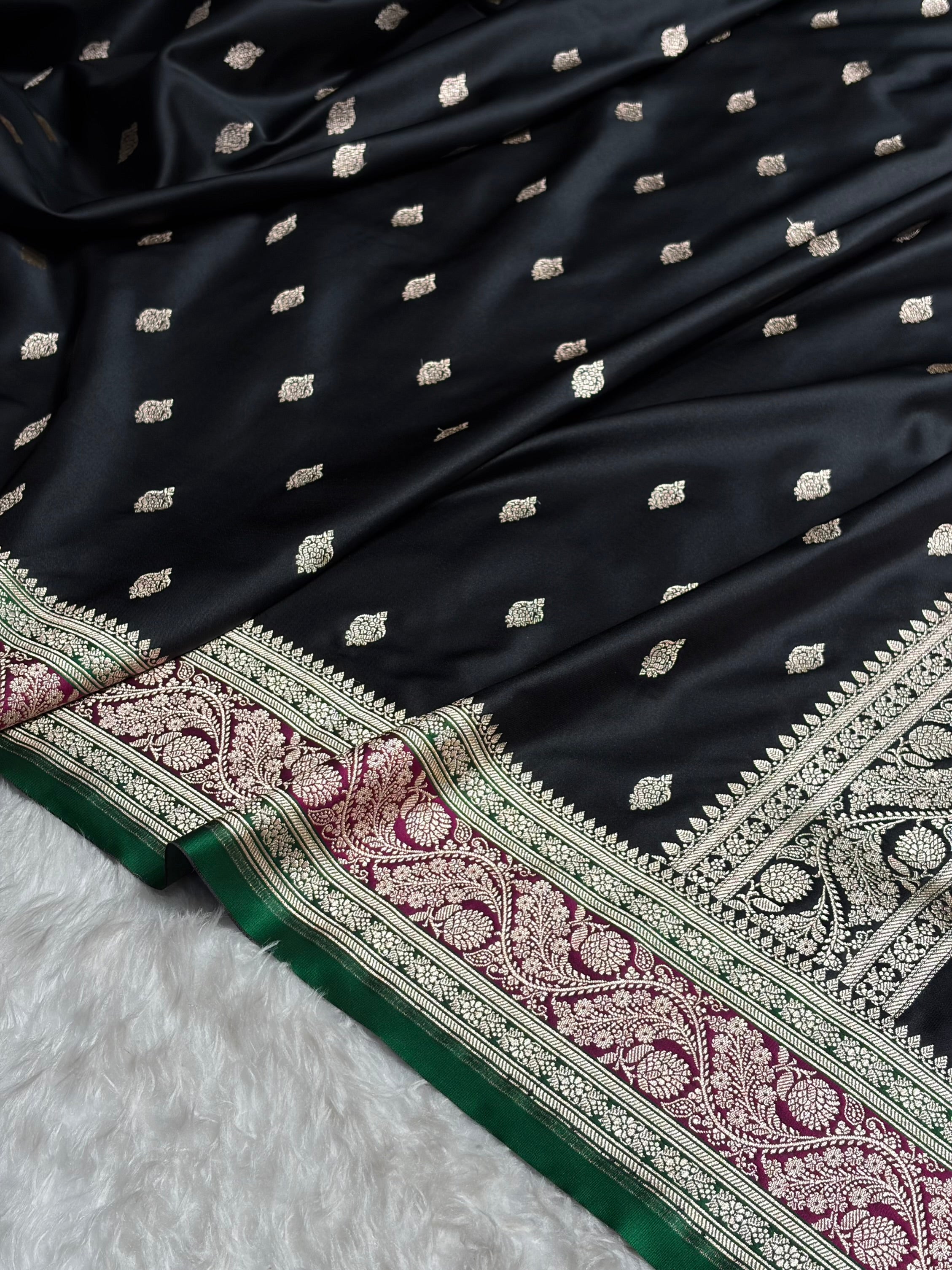 Banarasi Black With Contrast Wine Floral Border Mashru Silk Saree MSM-101
