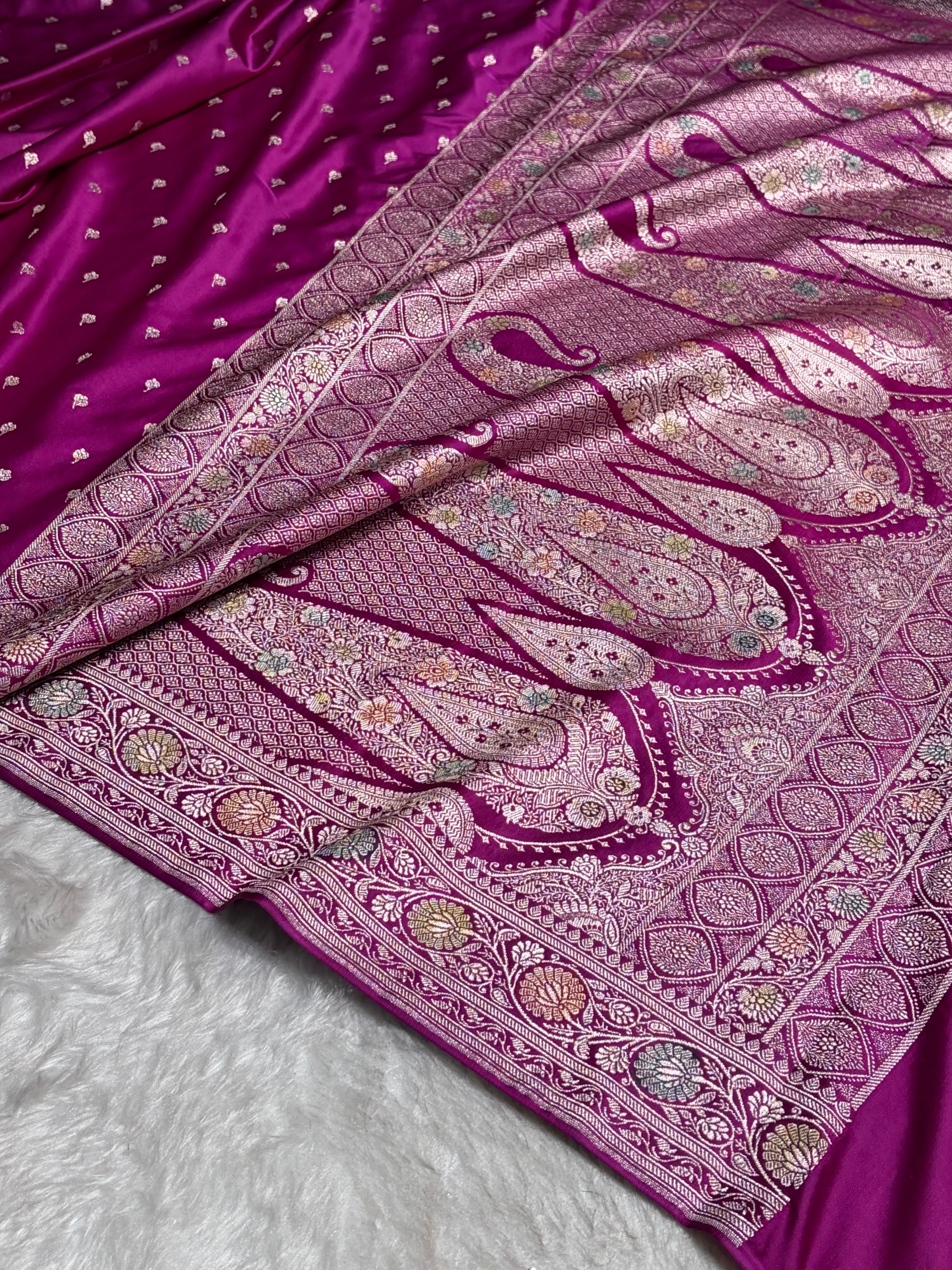 Dark Magenta Shades With Banarasi Minakari Booti Mashru Silk Saree MS78