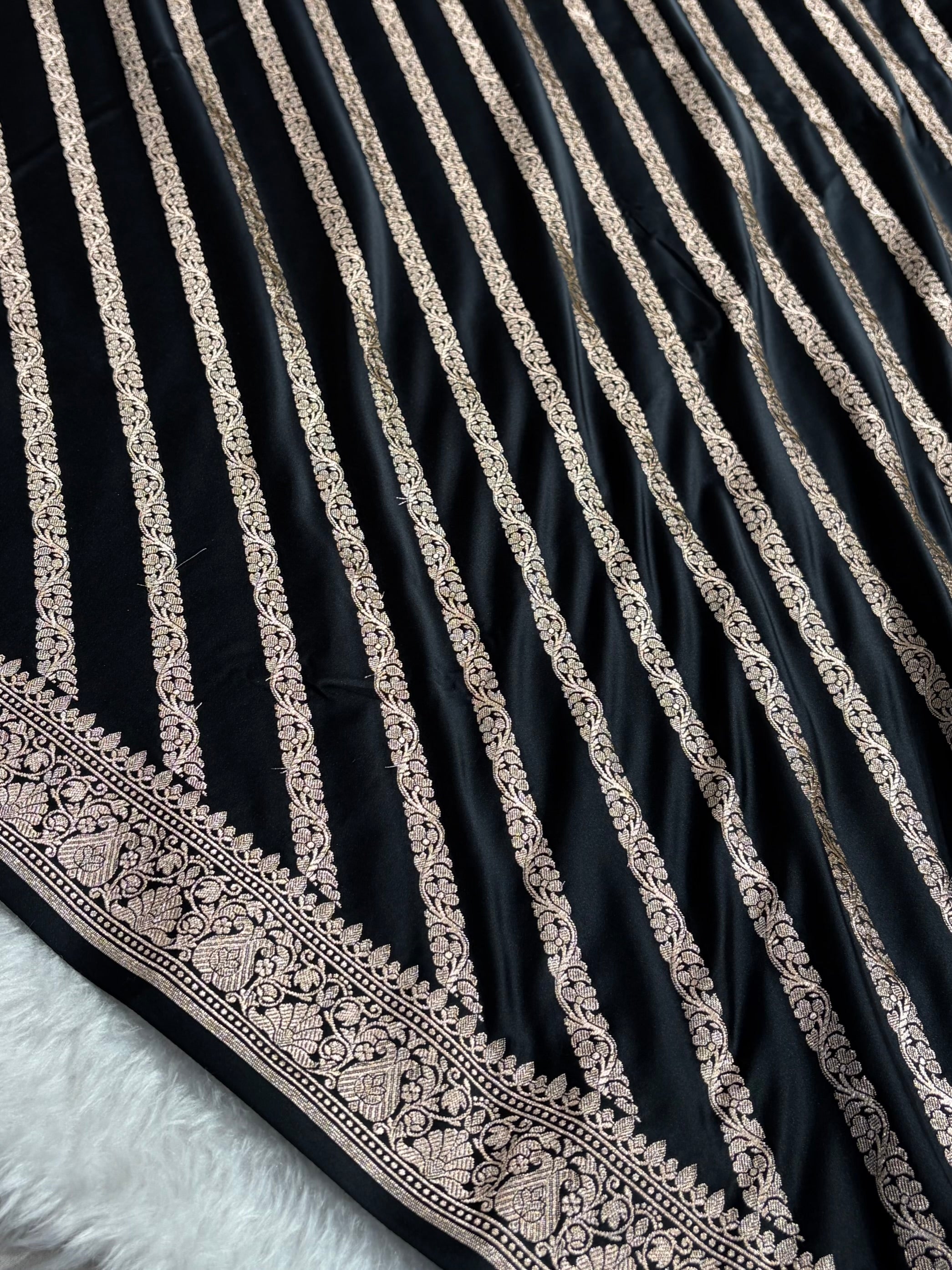 Black With Floral Border Mashru Silk Saree MSM-98