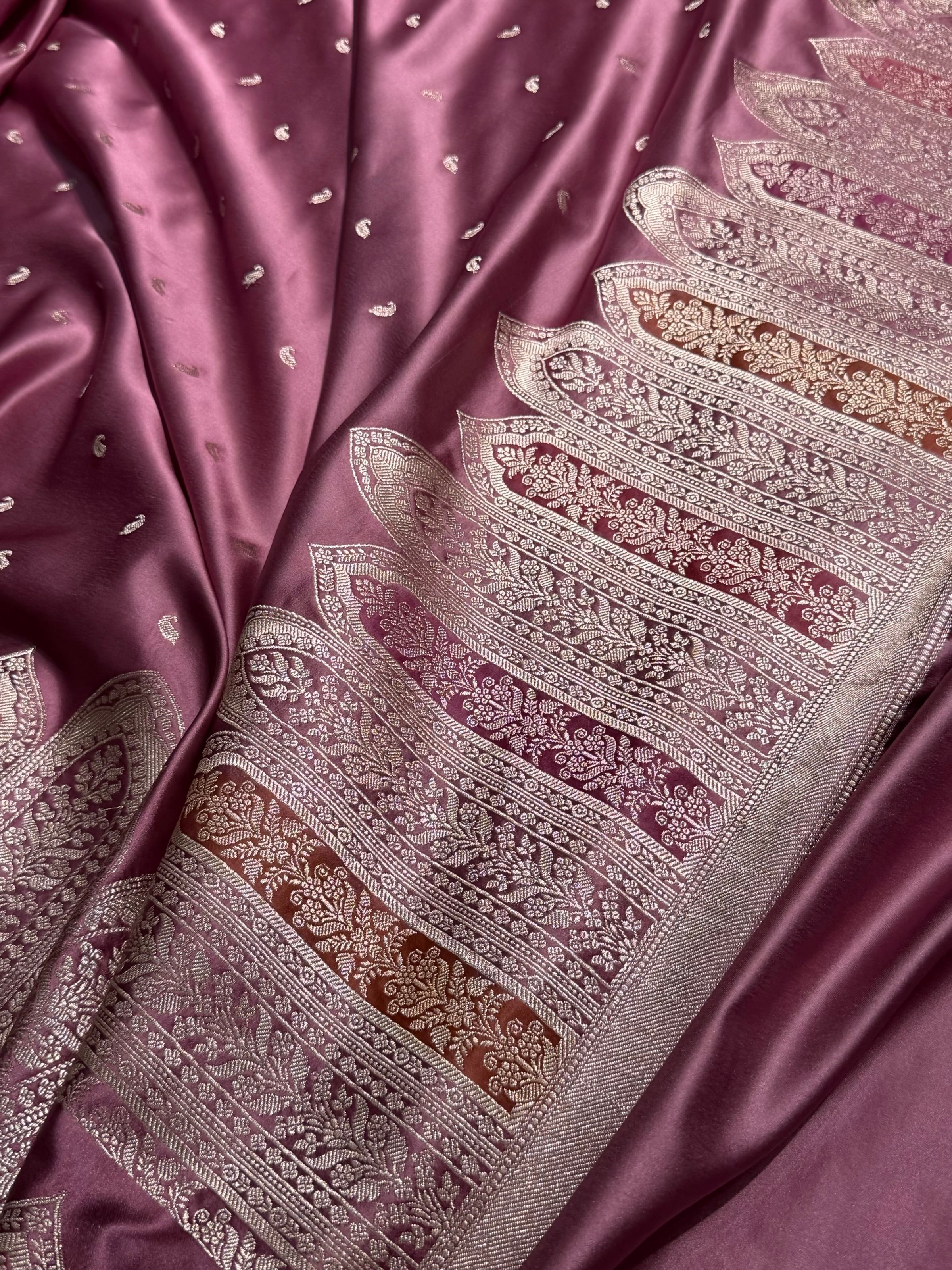 Skirt Border Mauve Shades Bananasi Minakari Mashru Silk Saree MS13