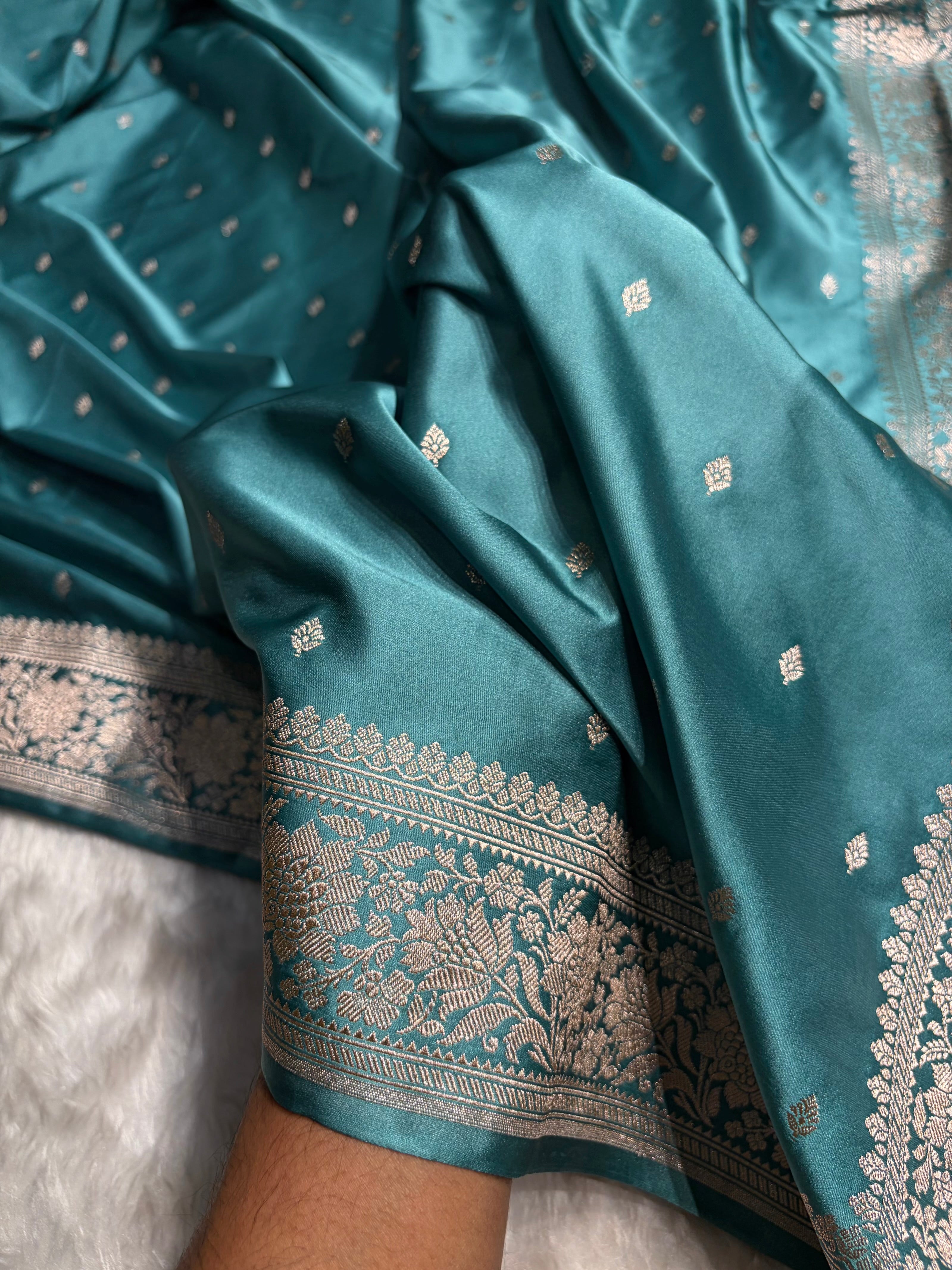 Sea Green Shades Border Booti Mashru Silk Saree MS77