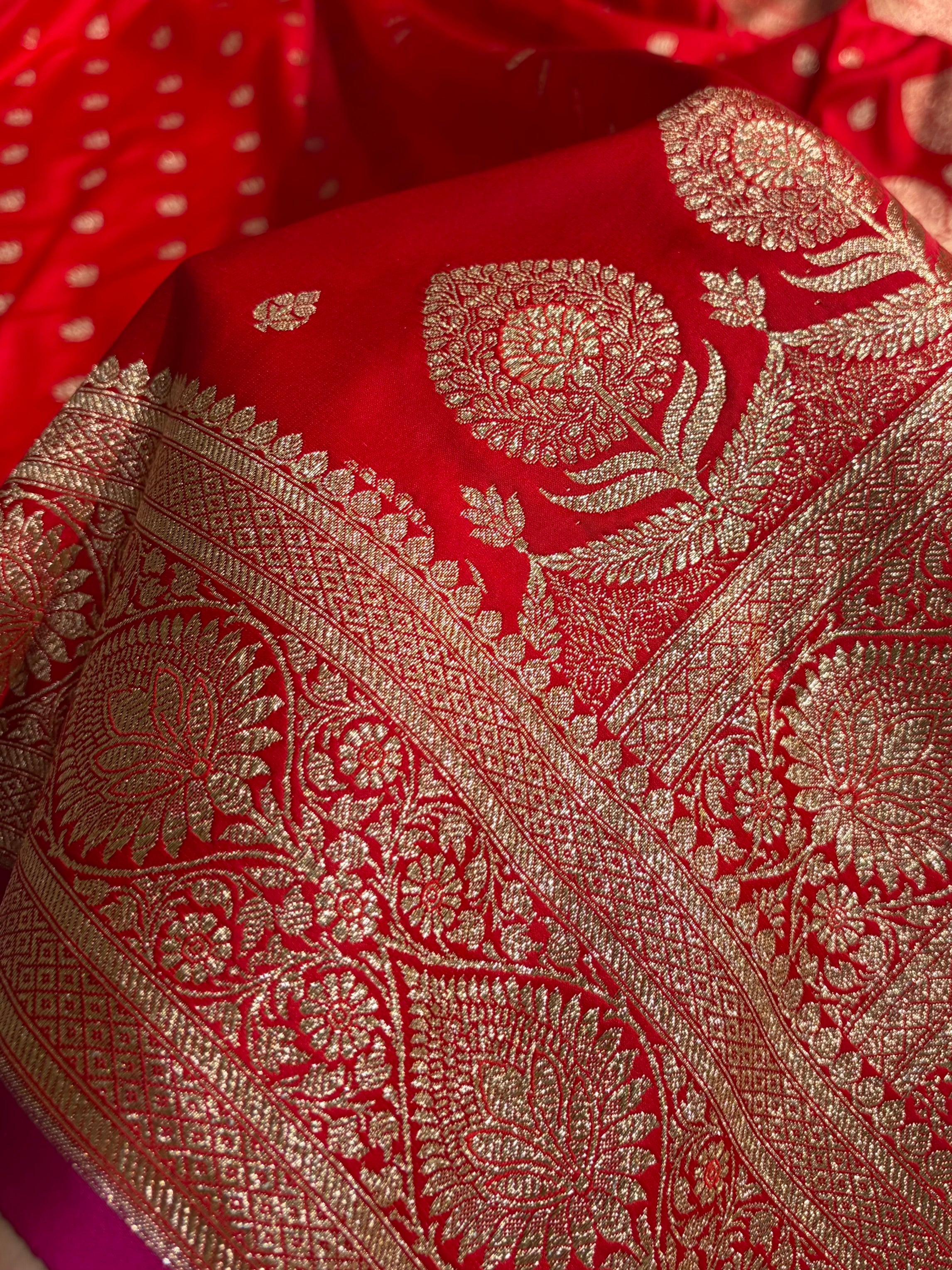Red Shades Banarasi booti Katan Silk saree SK10