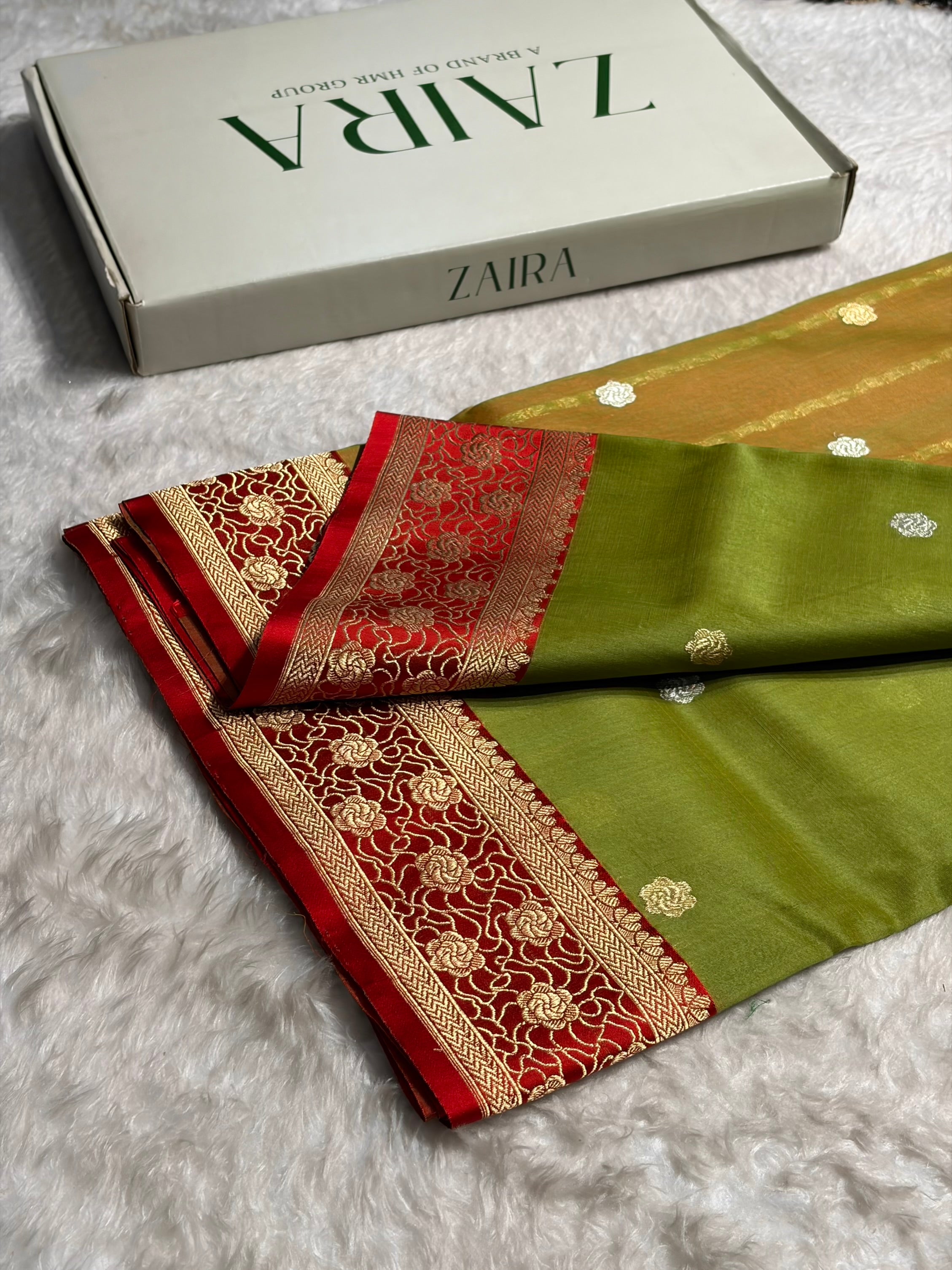 Contrast Banarasi Pure Organza Pista Green With Red Floral Banarasi Silk Saree PO-10