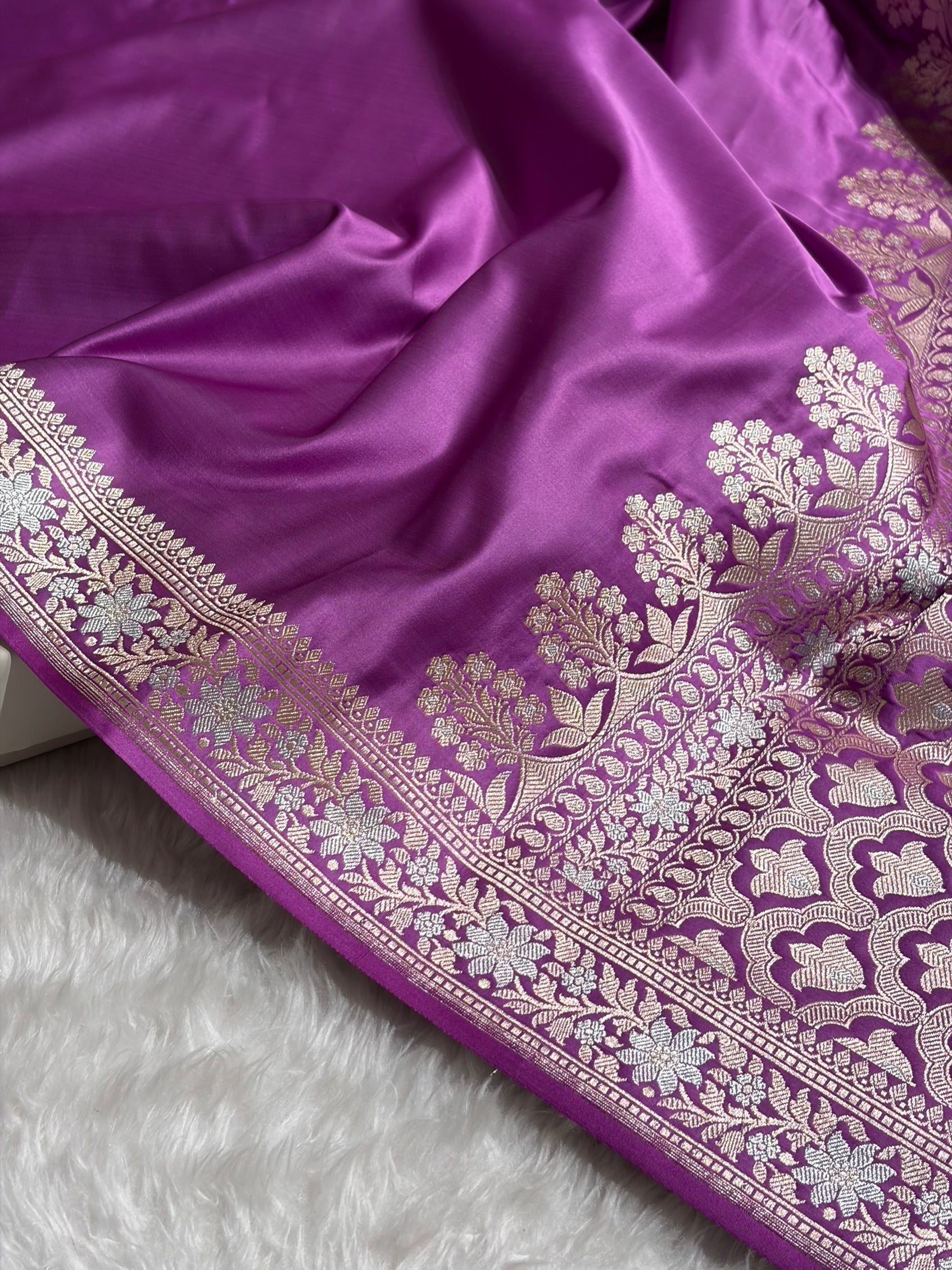 Lavender Shades Plain Banarasi With Minakari Floral Border Mashru Silk Saree MSM-123