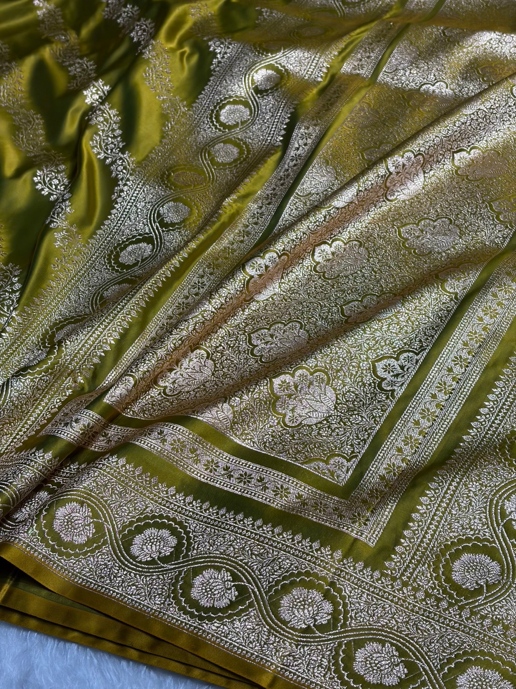 Liril Mehendi Floral Cross Pattern Satin Katan Silk Saree SK74