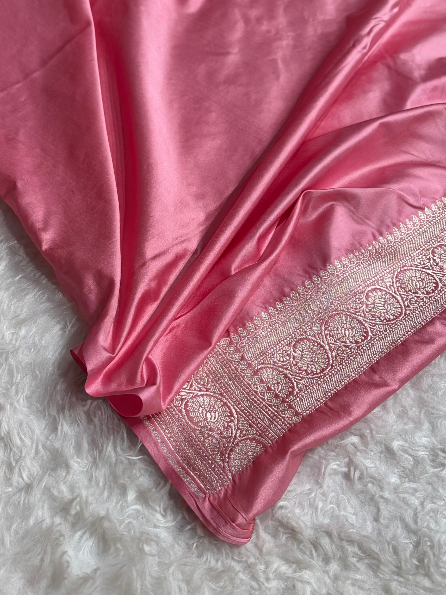 Banarasi Contrast Rani - Baby Pink Shades Jaal Mashru Silk Saree MS63