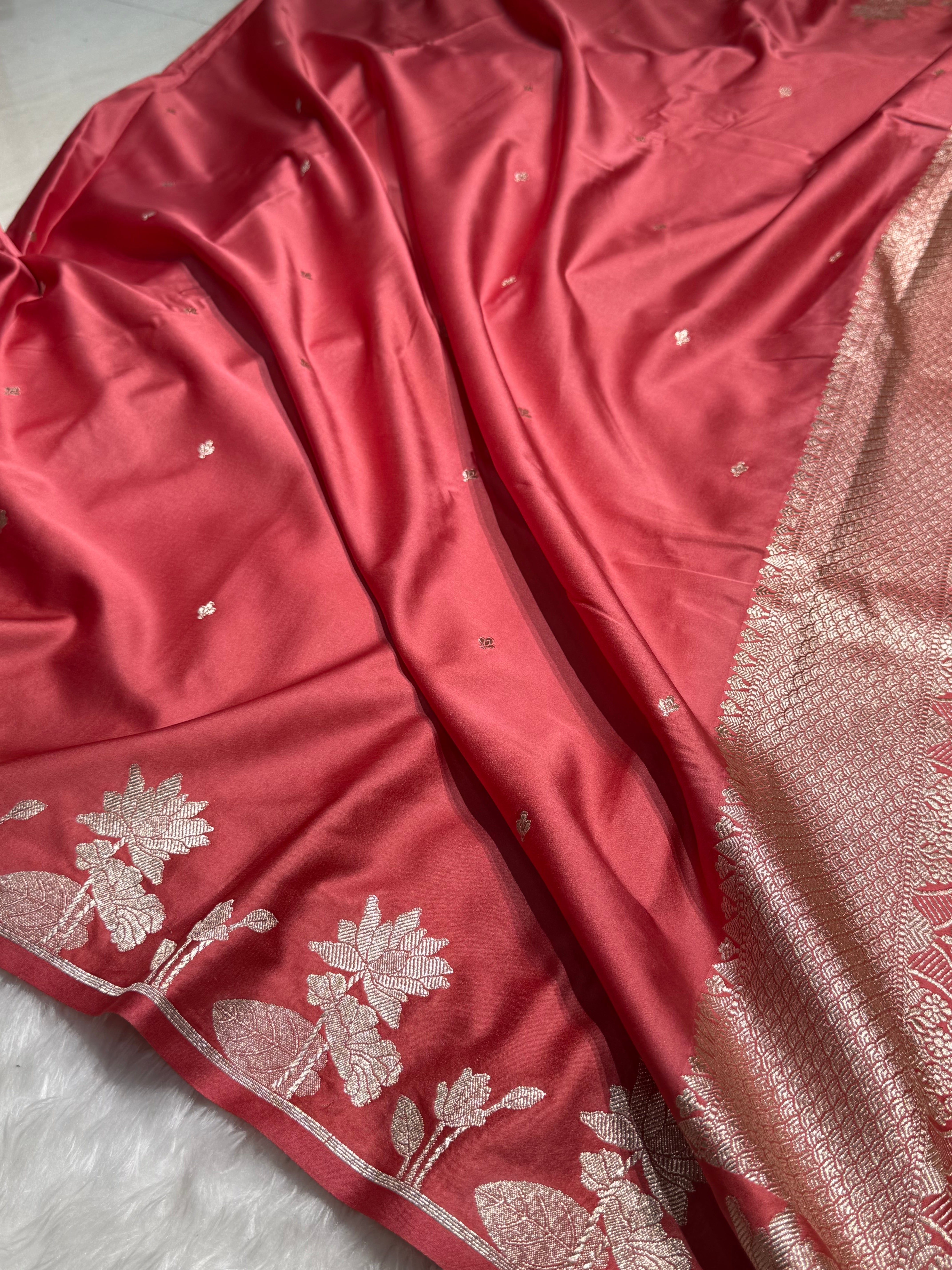 Dusty Peach Booti Motif Mashru Silk Saree