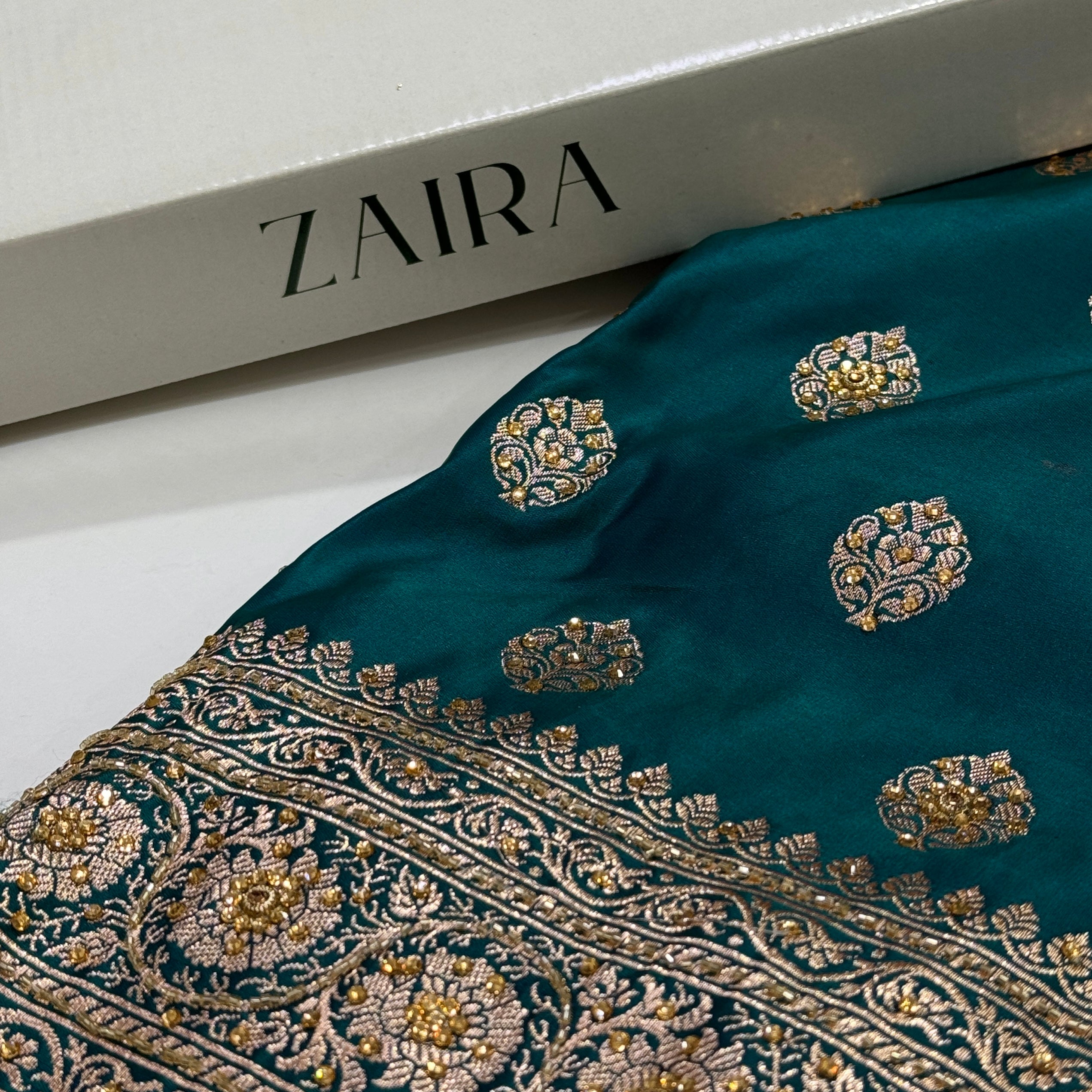 Peacock Katan boota with Ari and Stone