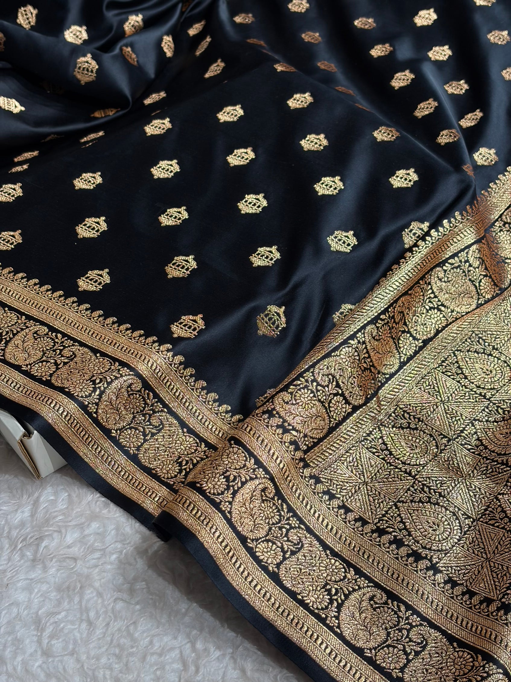 Banarasi Satin Katan Saree Booti Pattern in Black Shades SK137