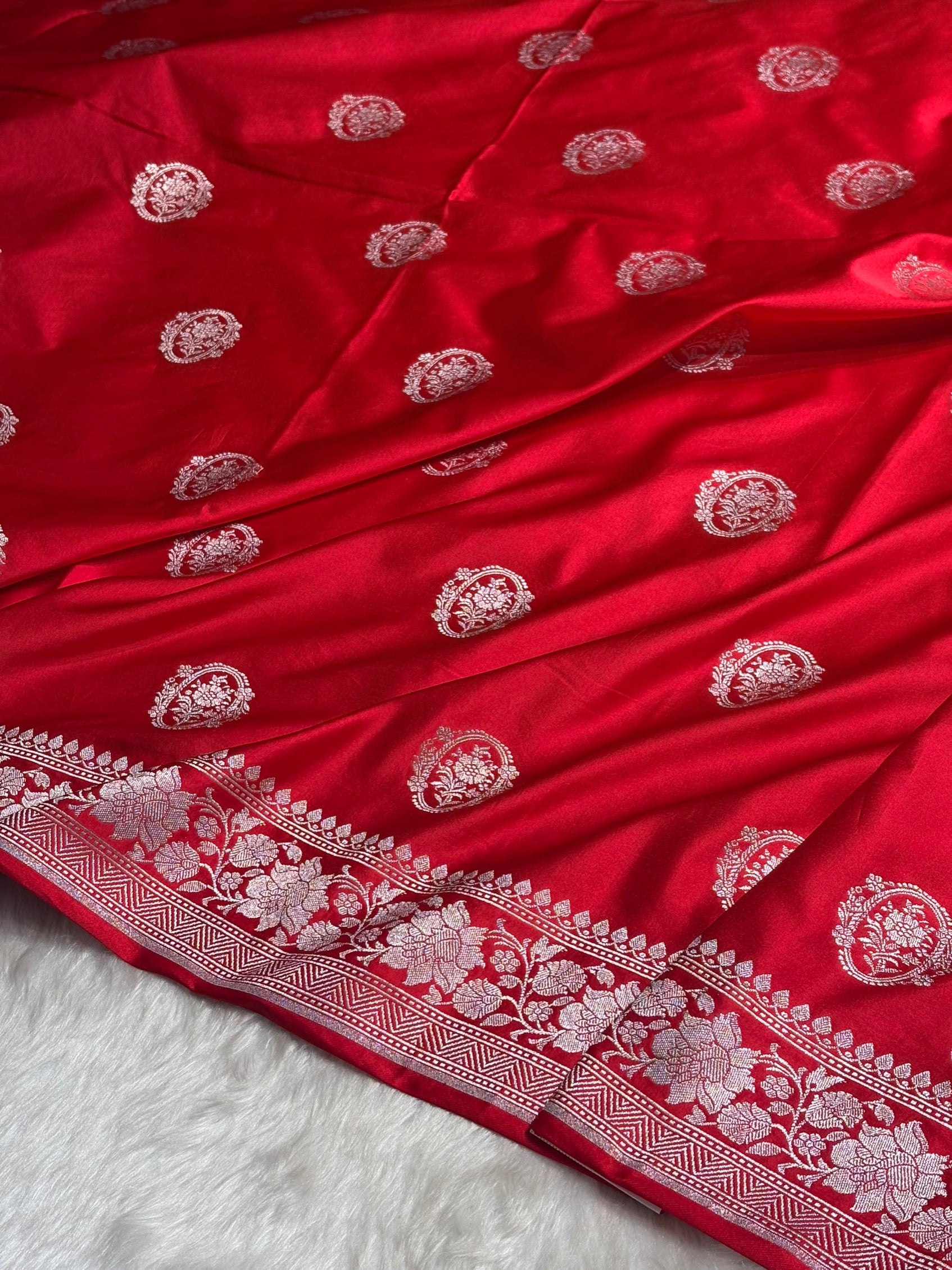 Red Shades Boota Mashru Silk Saree MS24
