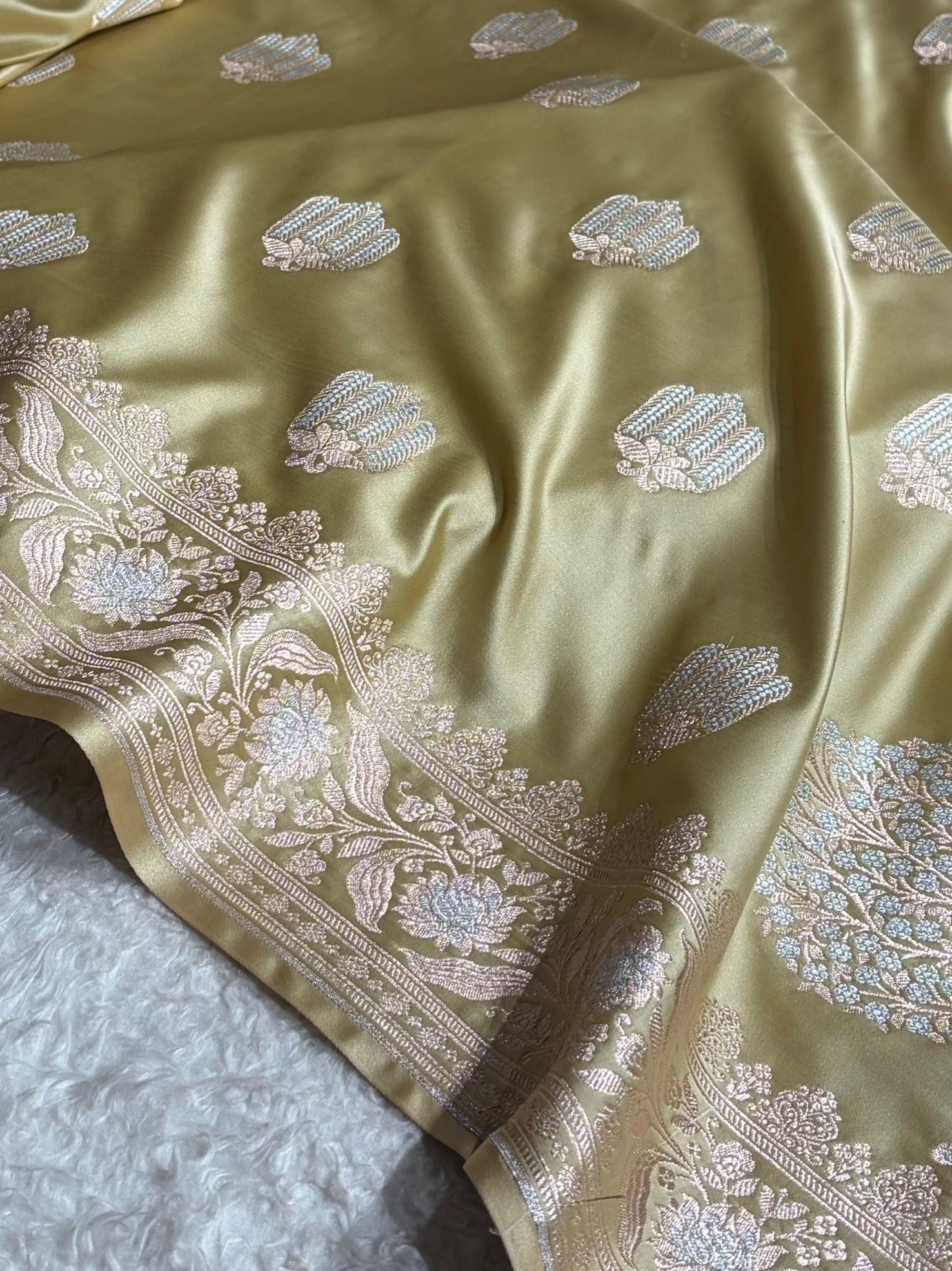 Tusser Shades Banarasi Boota Pattern Minakari Floral Mashru Silk Saree MSM-122