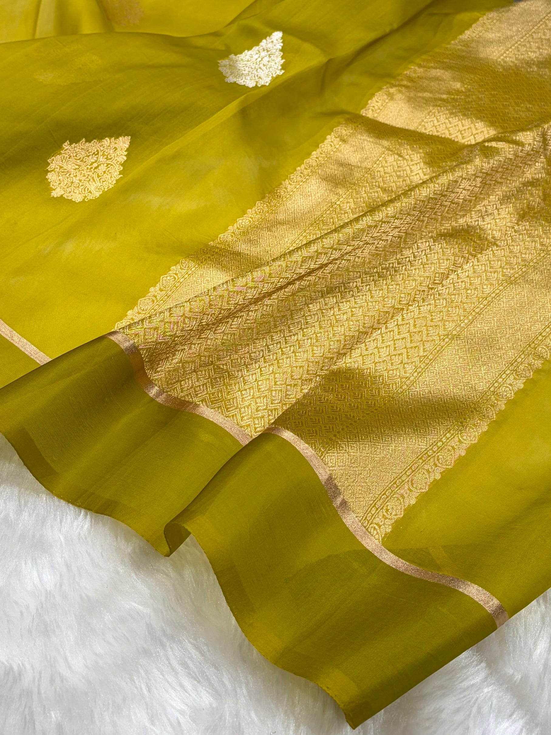 Pure Banarasi Organza Mehendi Green Shades With Floral Banarasi Silk Saree PO-29