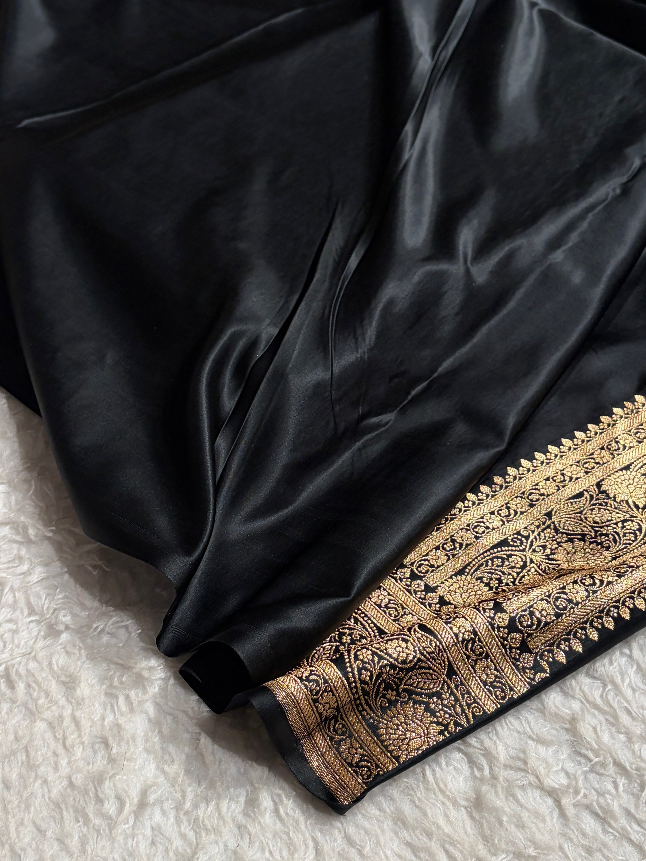 Banarasi Satin Katan Saree With Jaal Pattern in Black Shades SK121