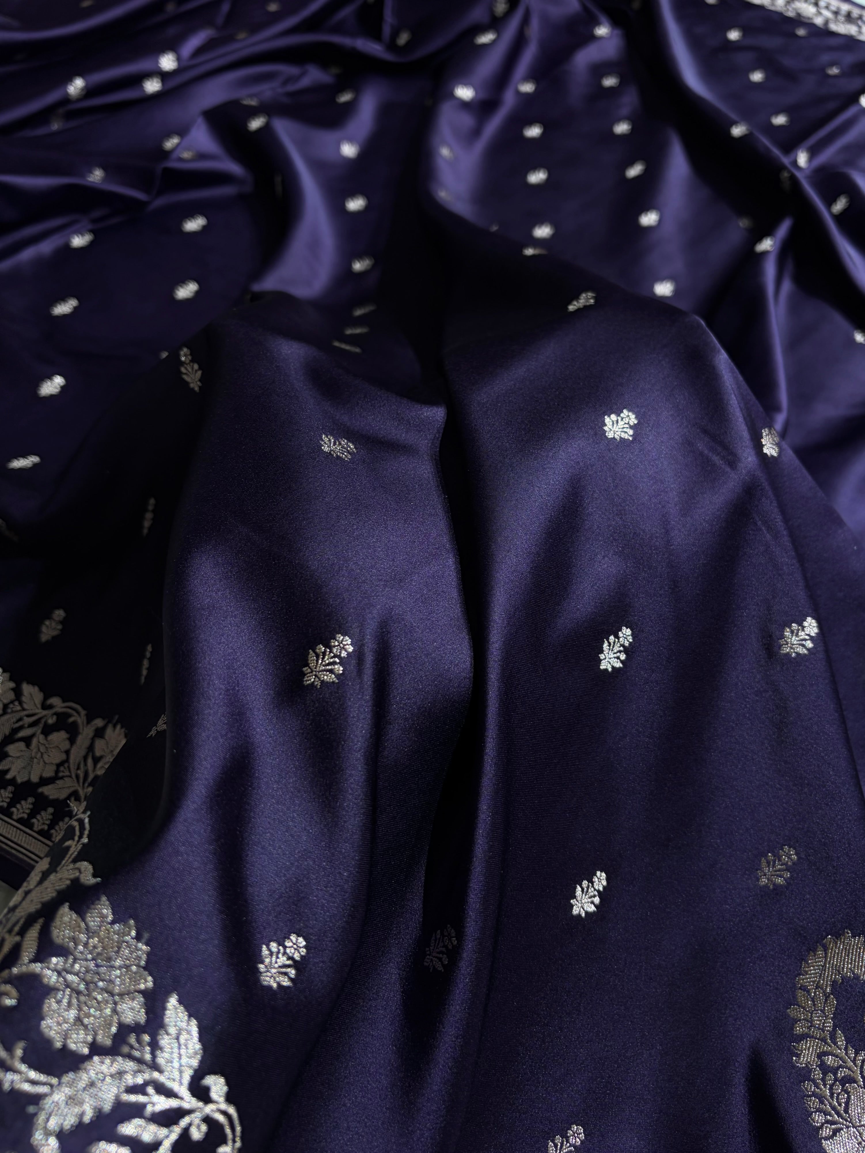 Banarasi Dark Purple Shades Floral Mashru Silk Saree MS88