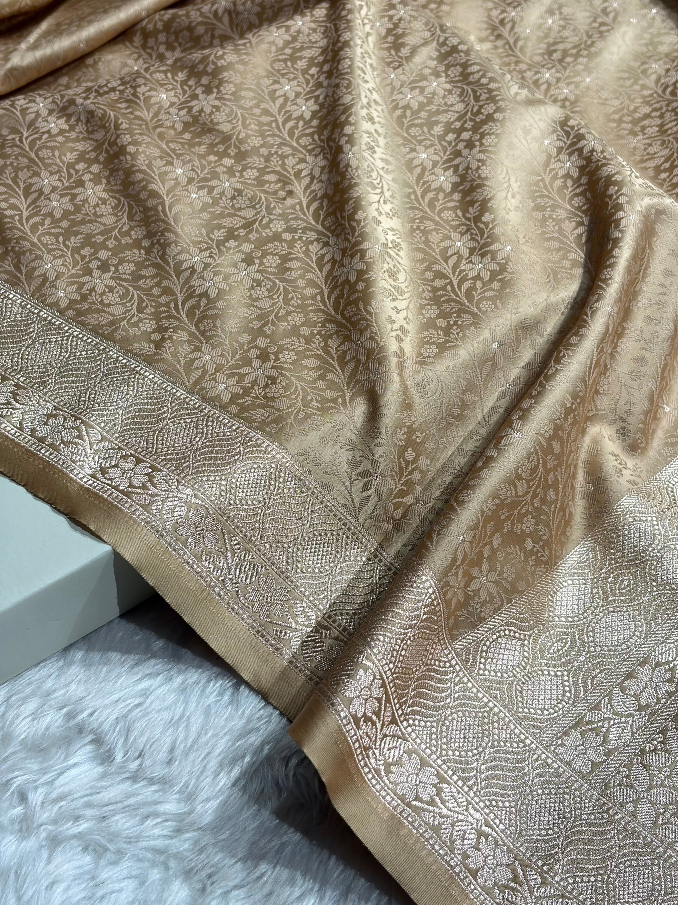 Beige Shades Tanchoi Motif Mashru Silk Saree MST-15