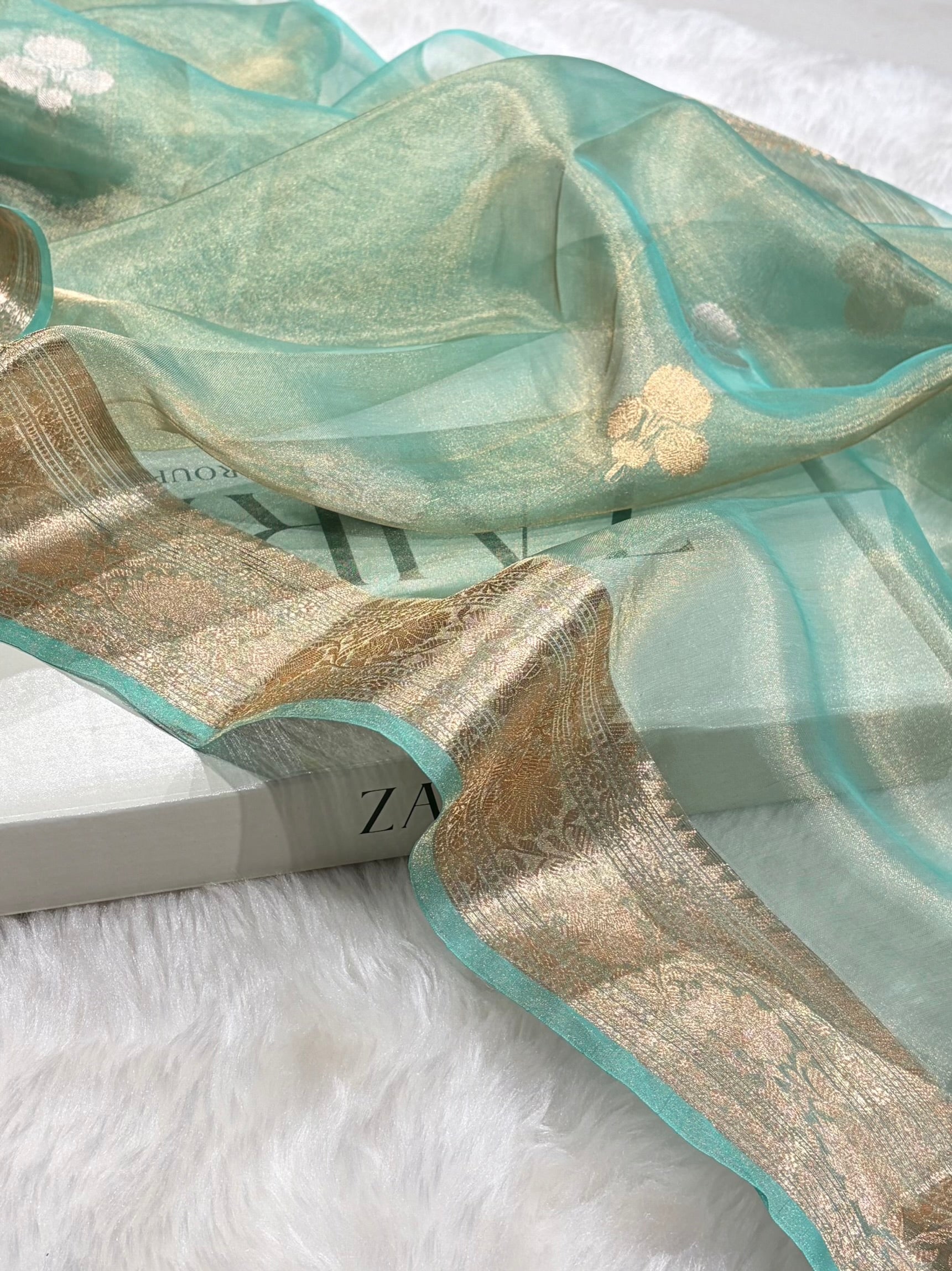 Sea Green Bananasi Floral Shades Pure Tissue Silk Saree PT-49