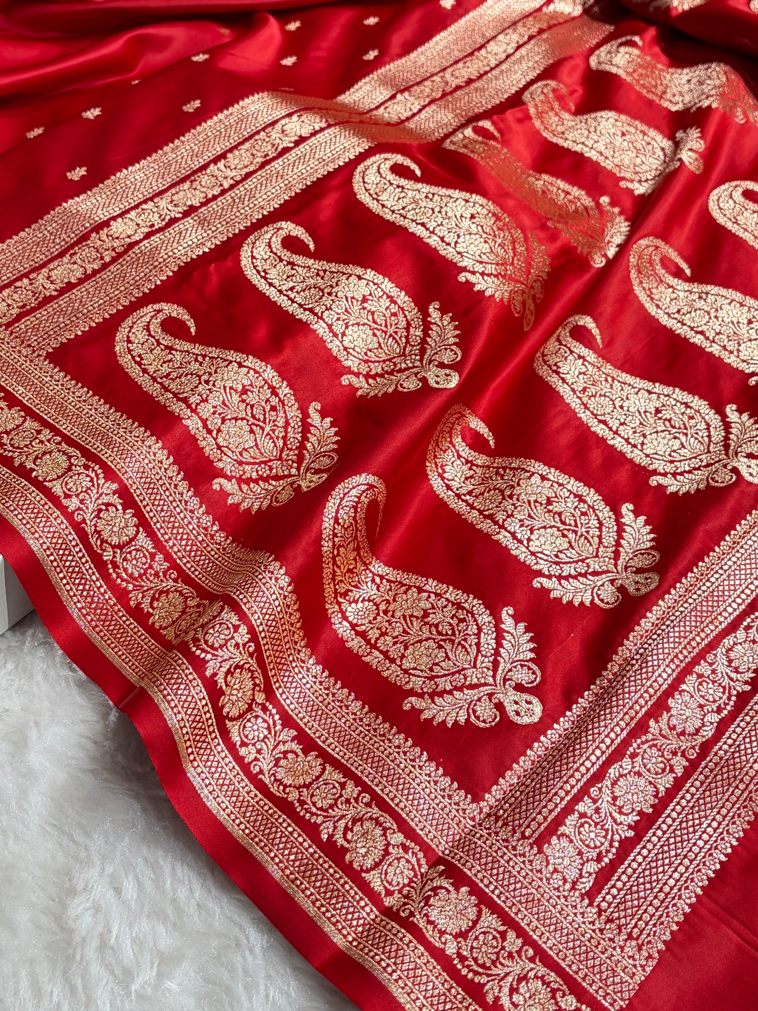 Banarasi Satin Katan Saree With Booti Pattern in Red Shades SK125