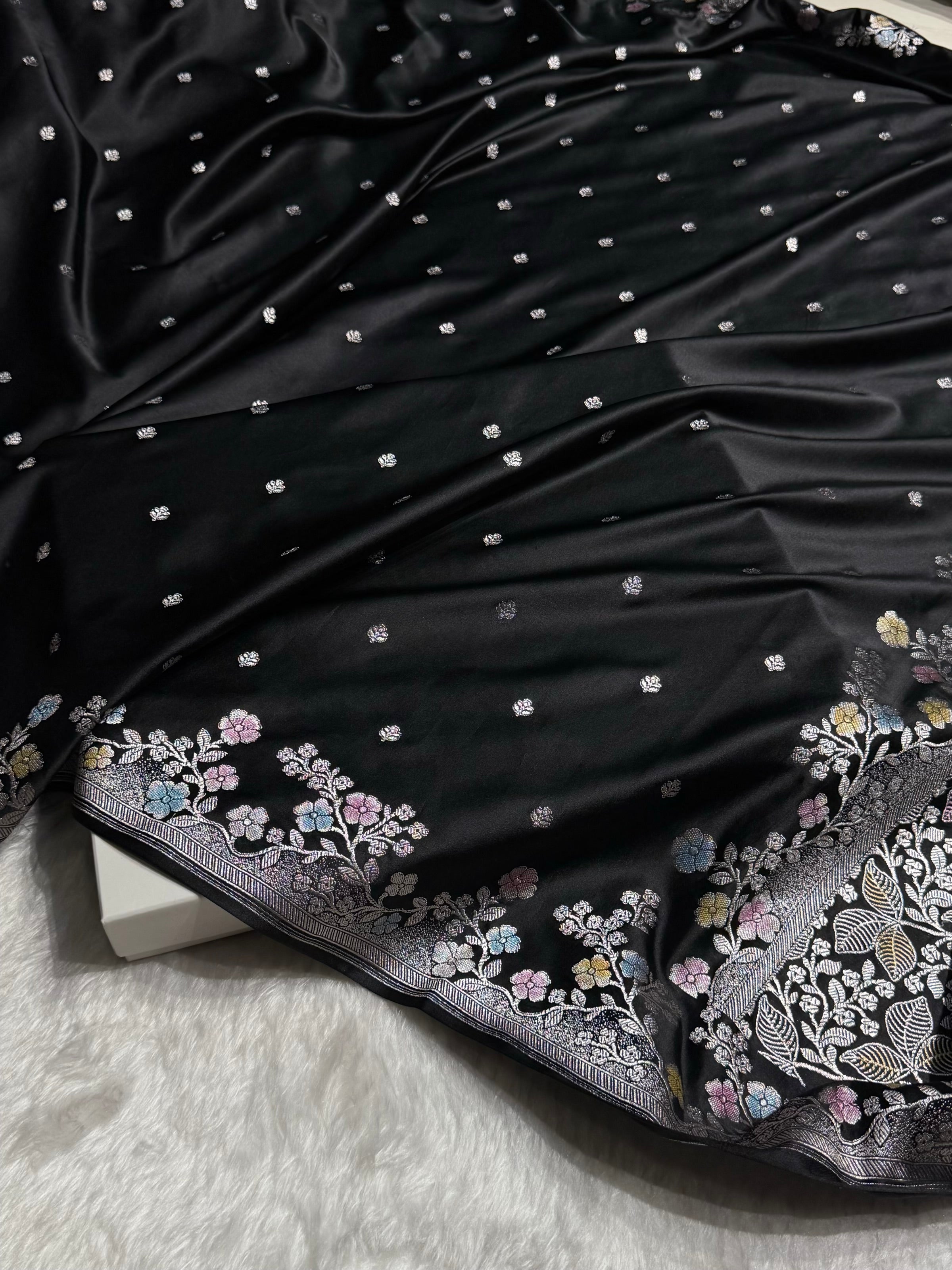 Black Shades Minakari Floral Border Booti Mashru Silk Saree MS75