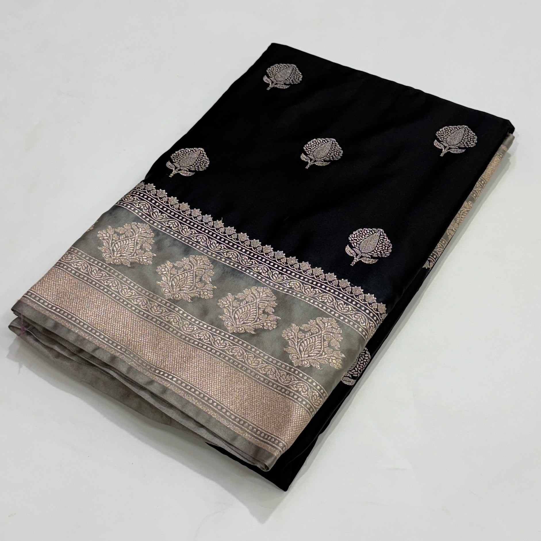Contrast black -gray Combination Border Mashru Silk Saree With Big Border