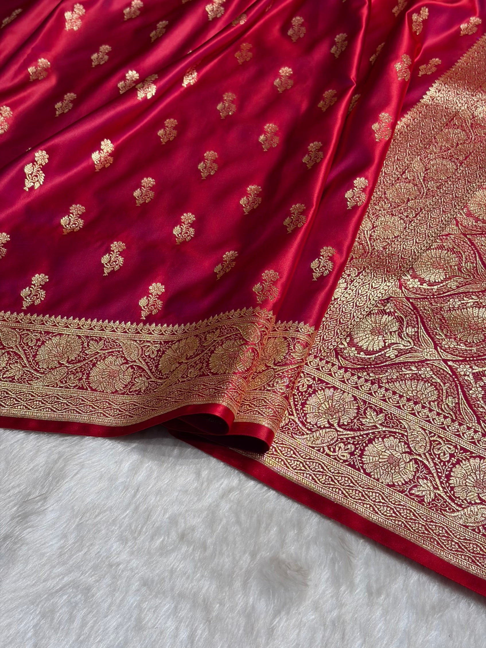 Magentic Red Unique Boota Pattern Satin Katan Silk Saree SK68