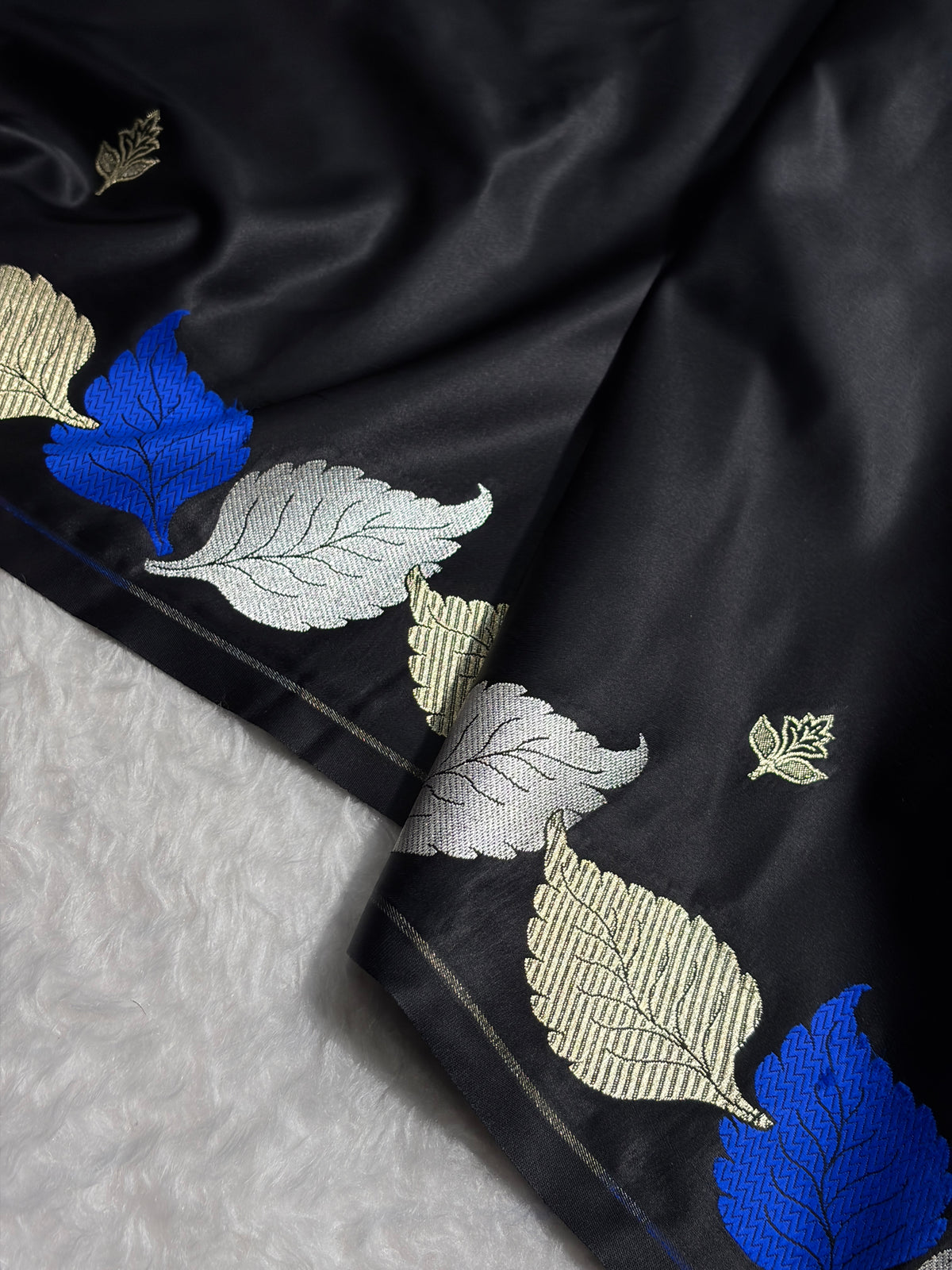 Black Shades Banarasi Booti Pattern Mashru Silk Saree MSM-136