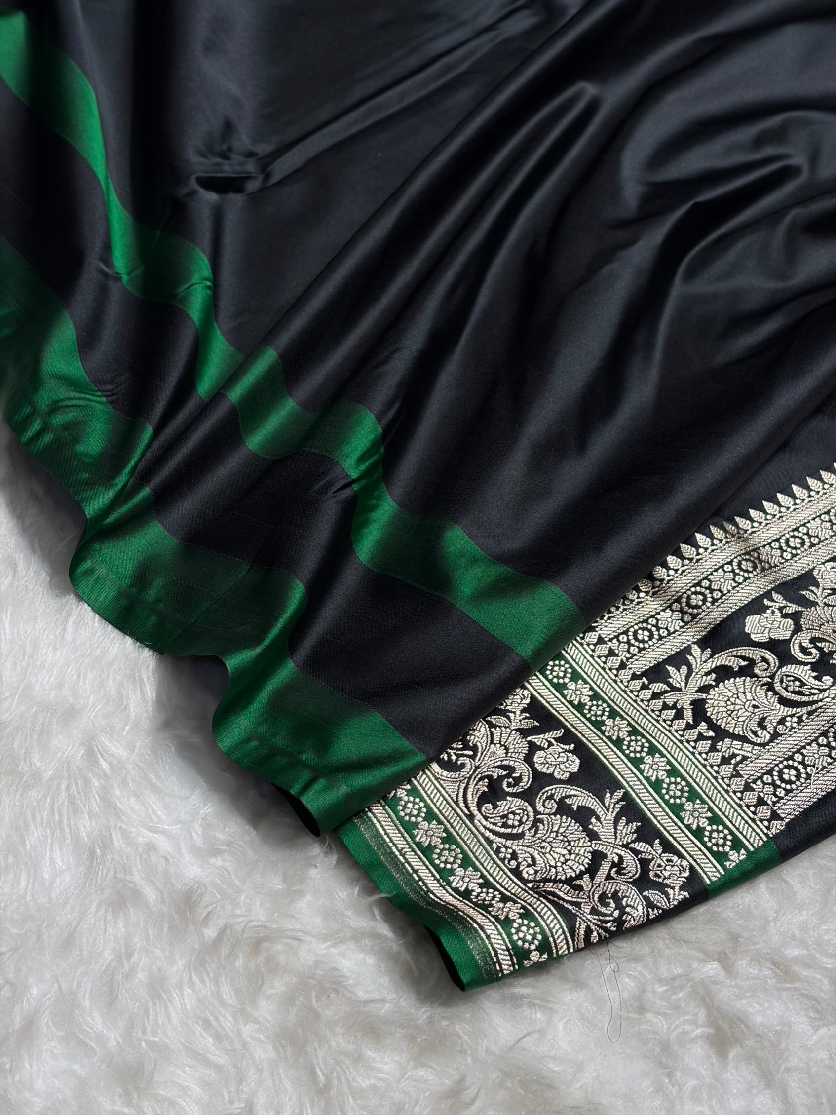 Banarasi Cross Wine With Contrast Black Floral Border Mashru Silk Saree MSM-100