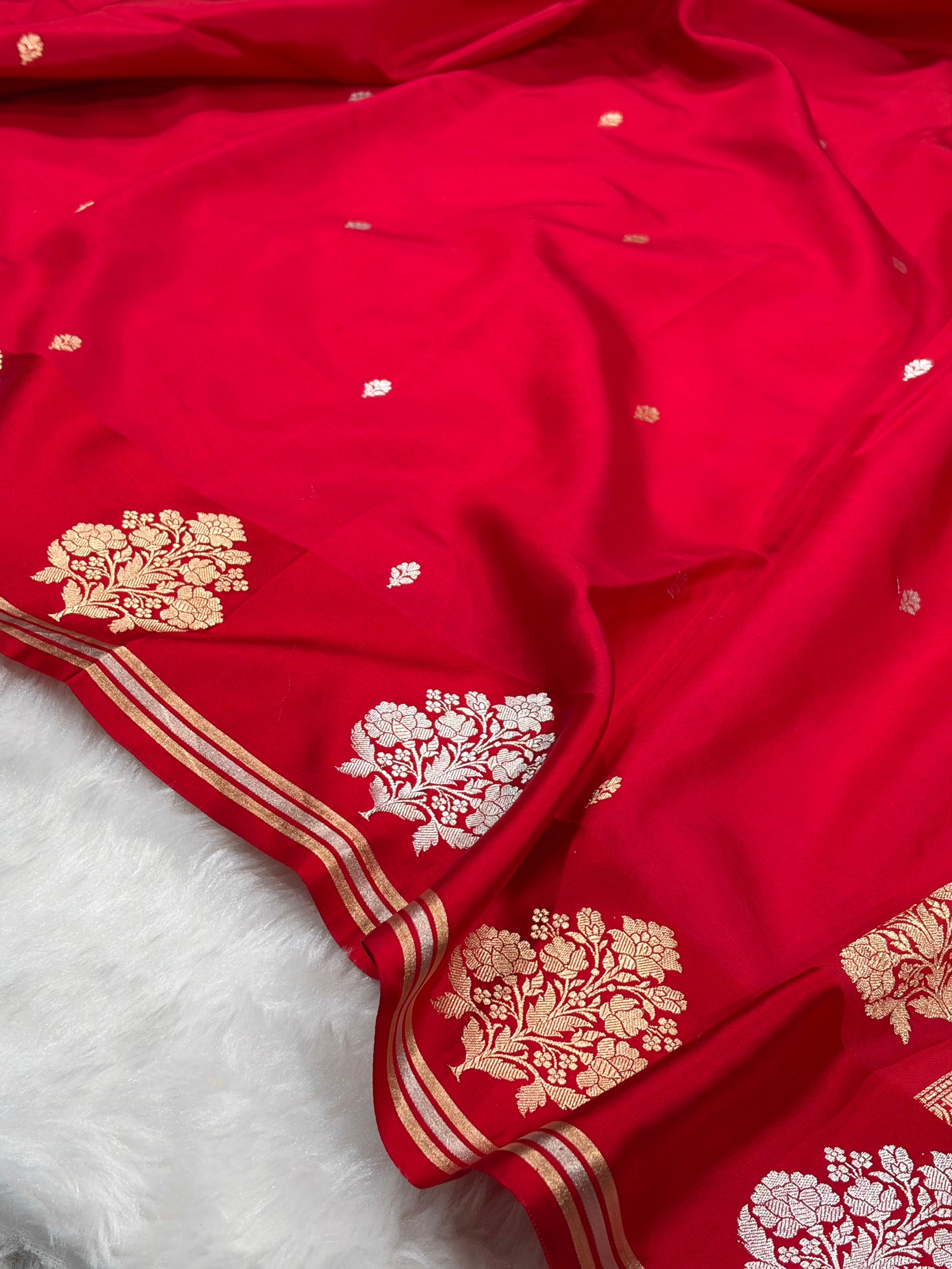 Red Handwoven Kaduwa Pure Katan Paper Silk RM-01