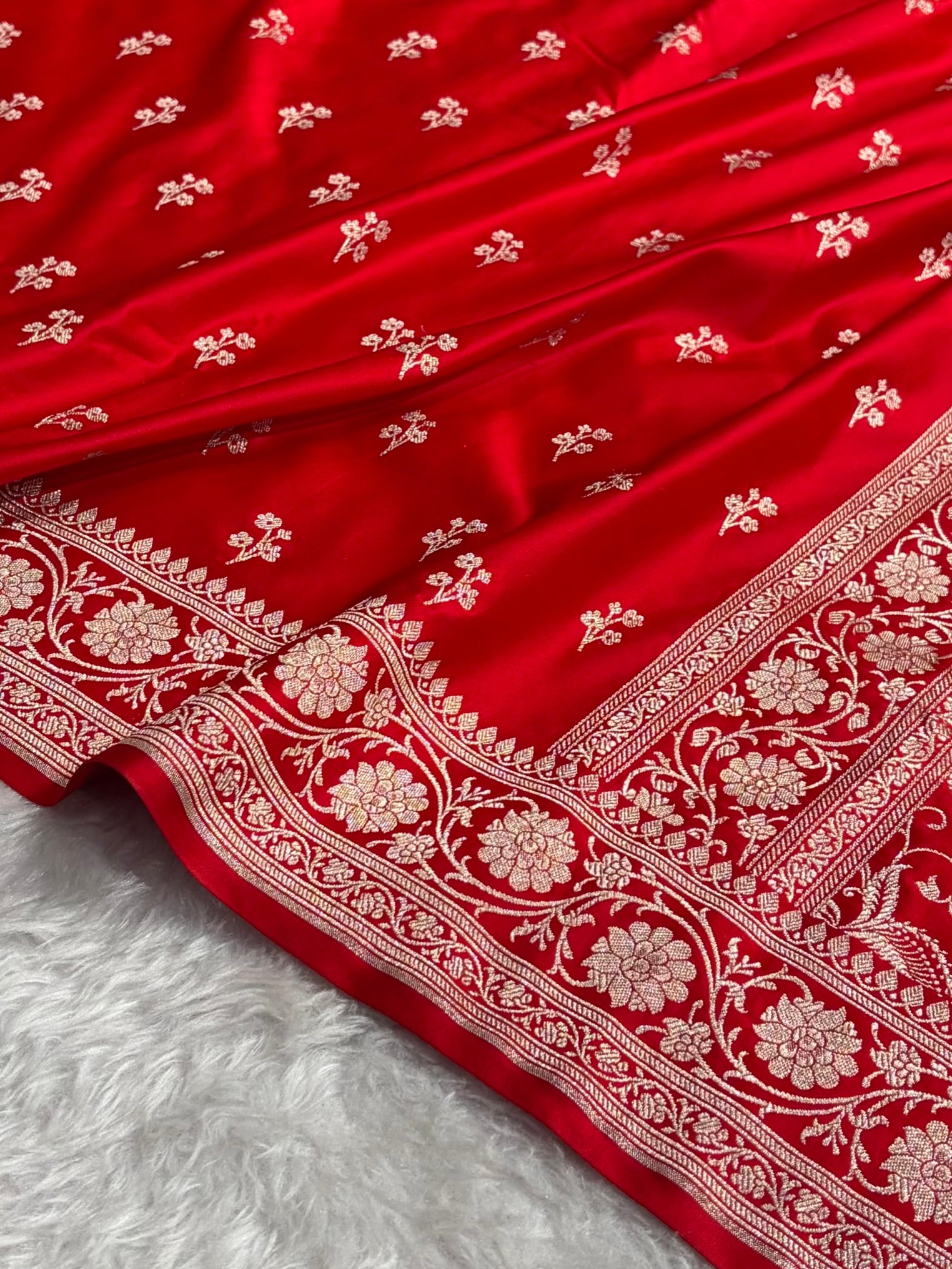 Red Shades Banarasi Boota Pattern Floral Mashru Silk Saree MSM-106