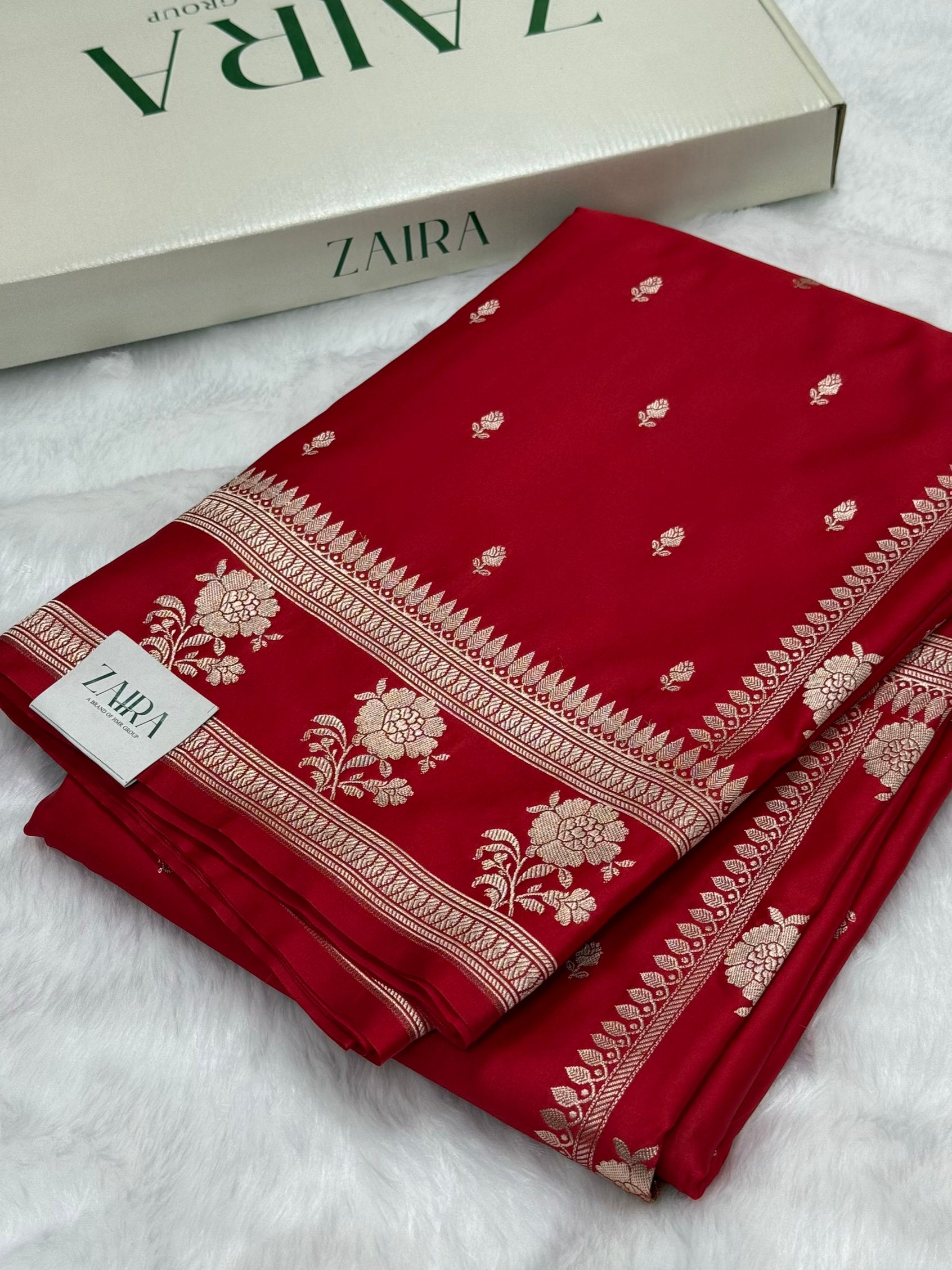 Red shades Booti Mashru Silk Banarasi Saree