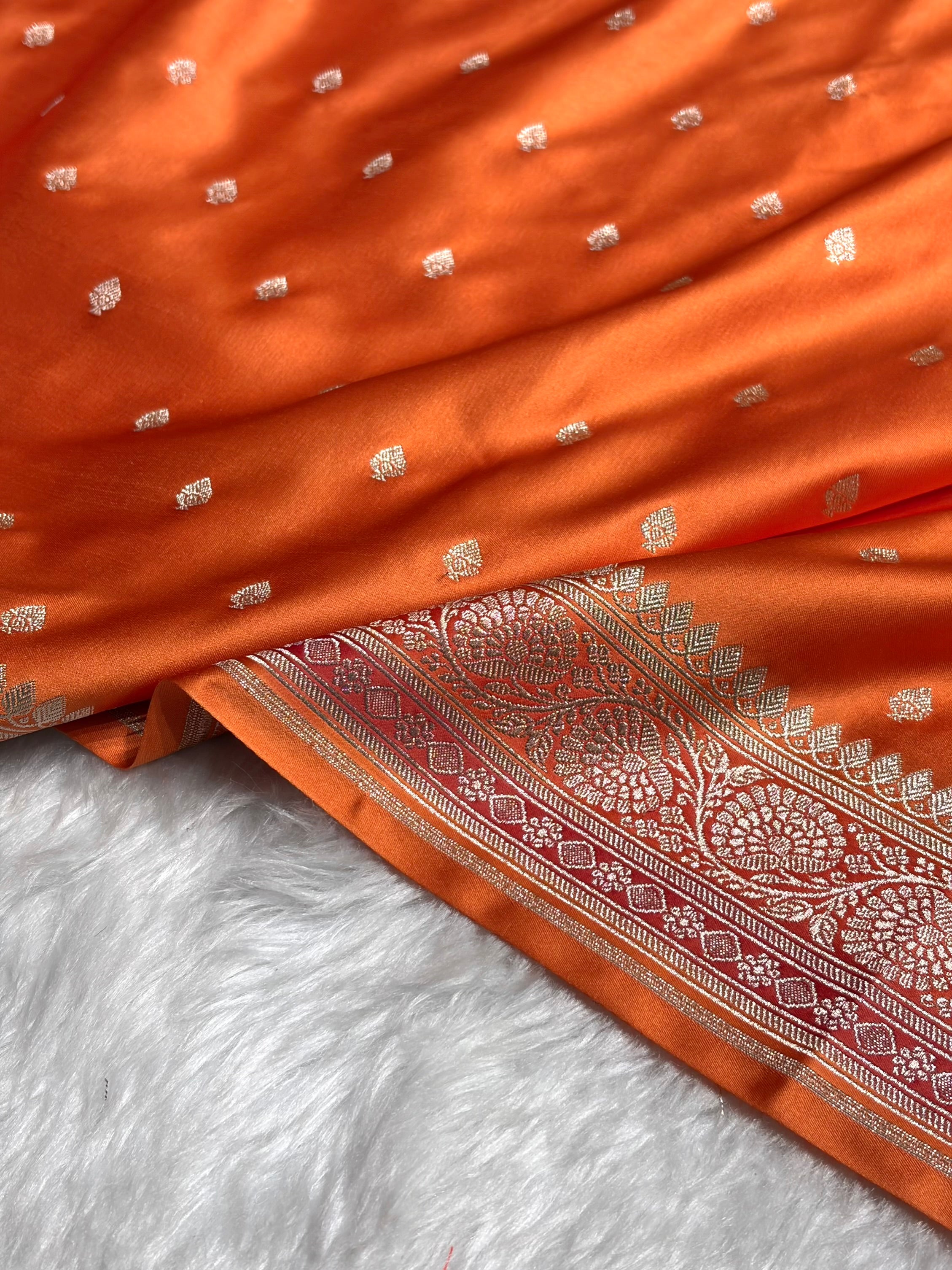 Rusty Orange Shades With Contrast Border Booti Mashru Silk Saree MS79