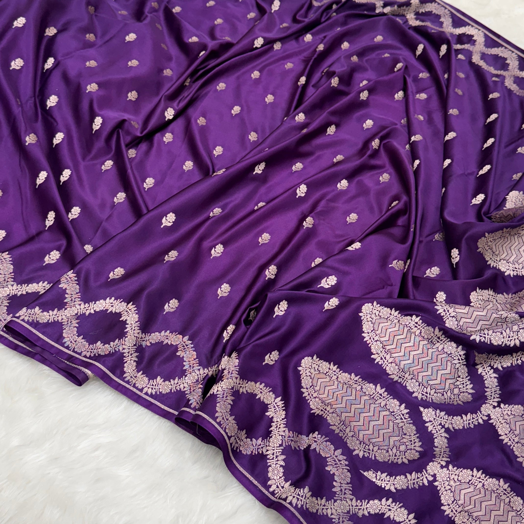 Purple Scallop Floral Booti Mashru Silk Saree