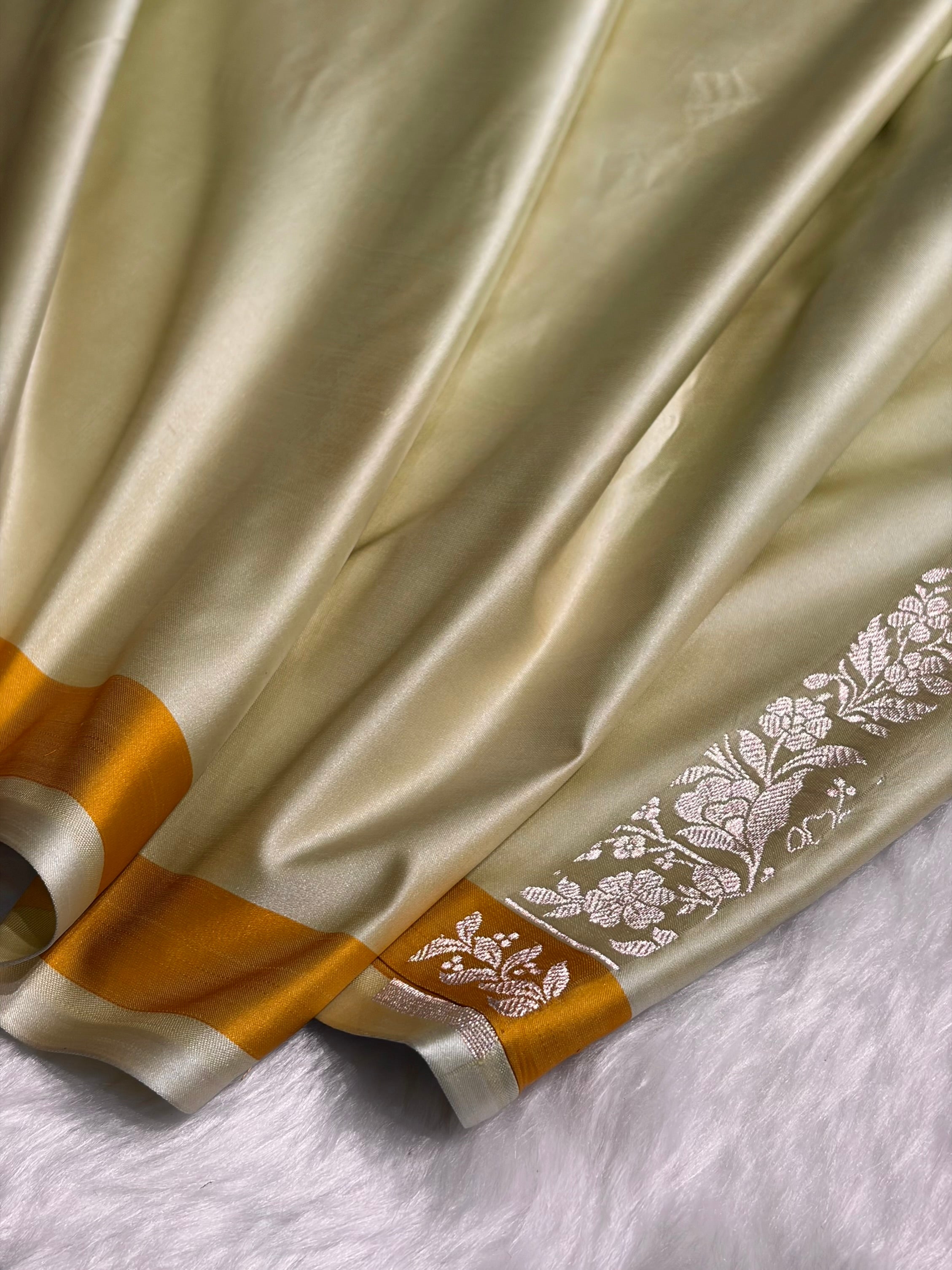 Pista Shades Floral Minakari Skirt Border Mashru Silk Saree MSM-83