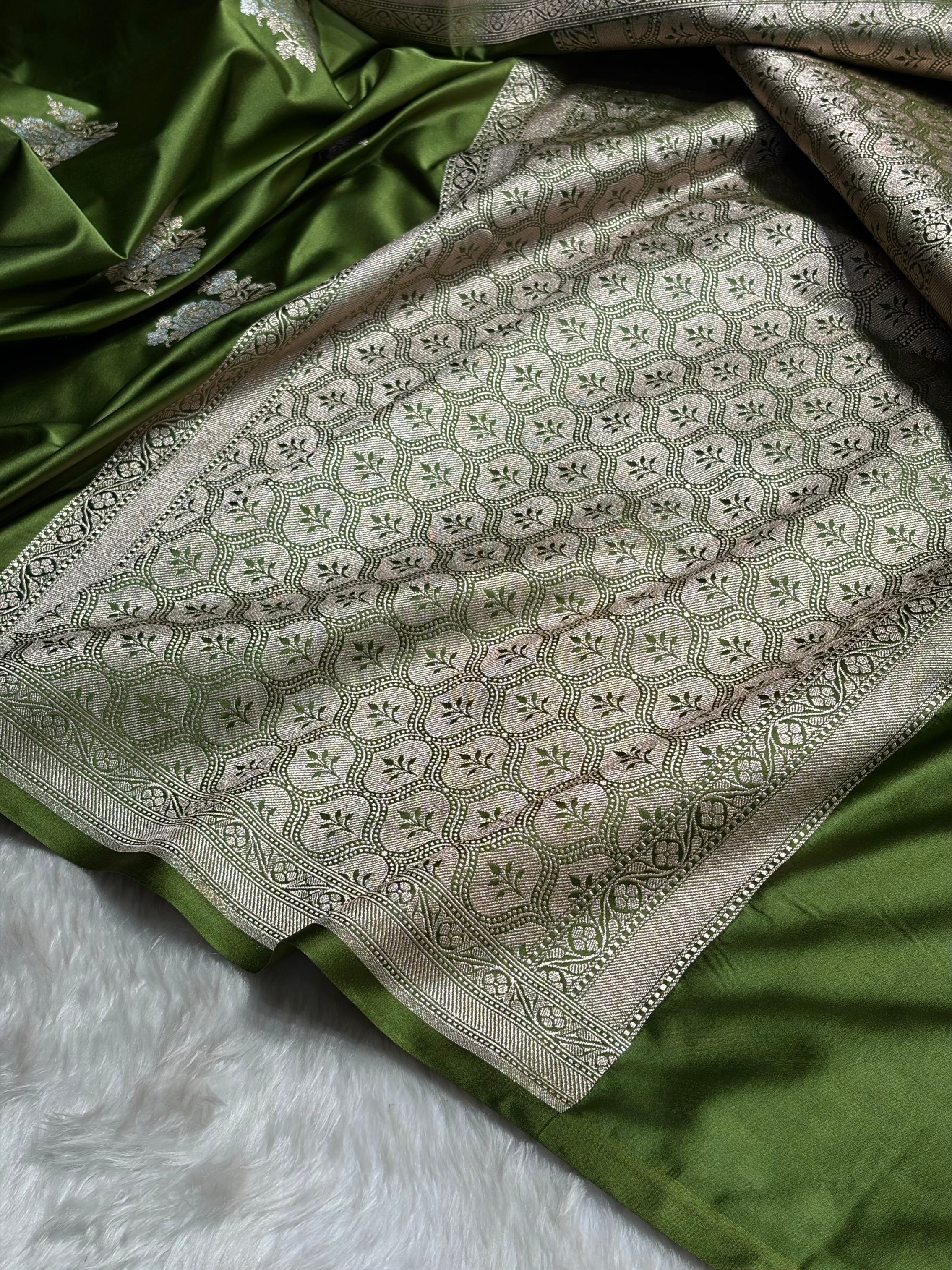 Mehendi Green Sona Rupa Floral Motif Mashru Silk Saree MS50
