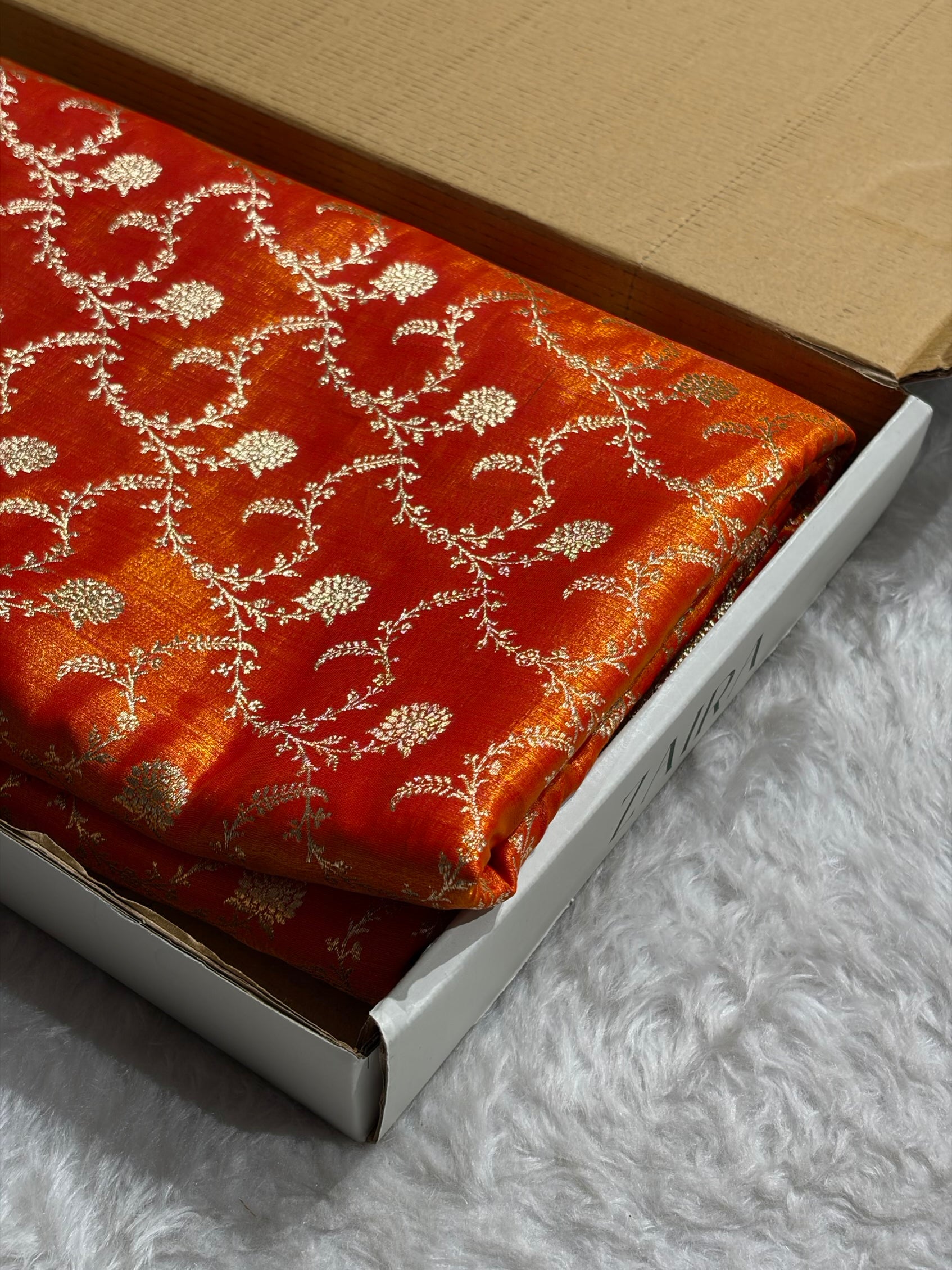 Fire Gold Shades Jaal Pattern Banarasi Satin Silk Saree SS43