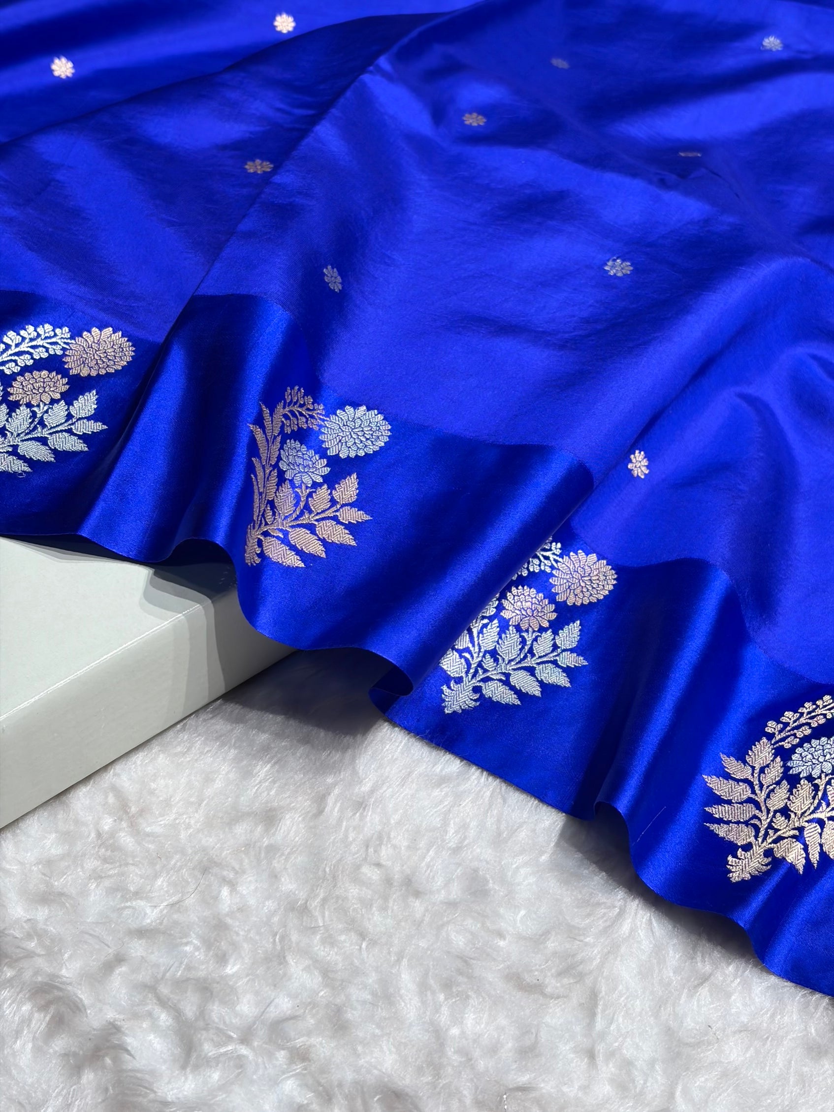 Royal Blue Shade Handwoven Kaduwa Pure Katan Paper Silk RM-05