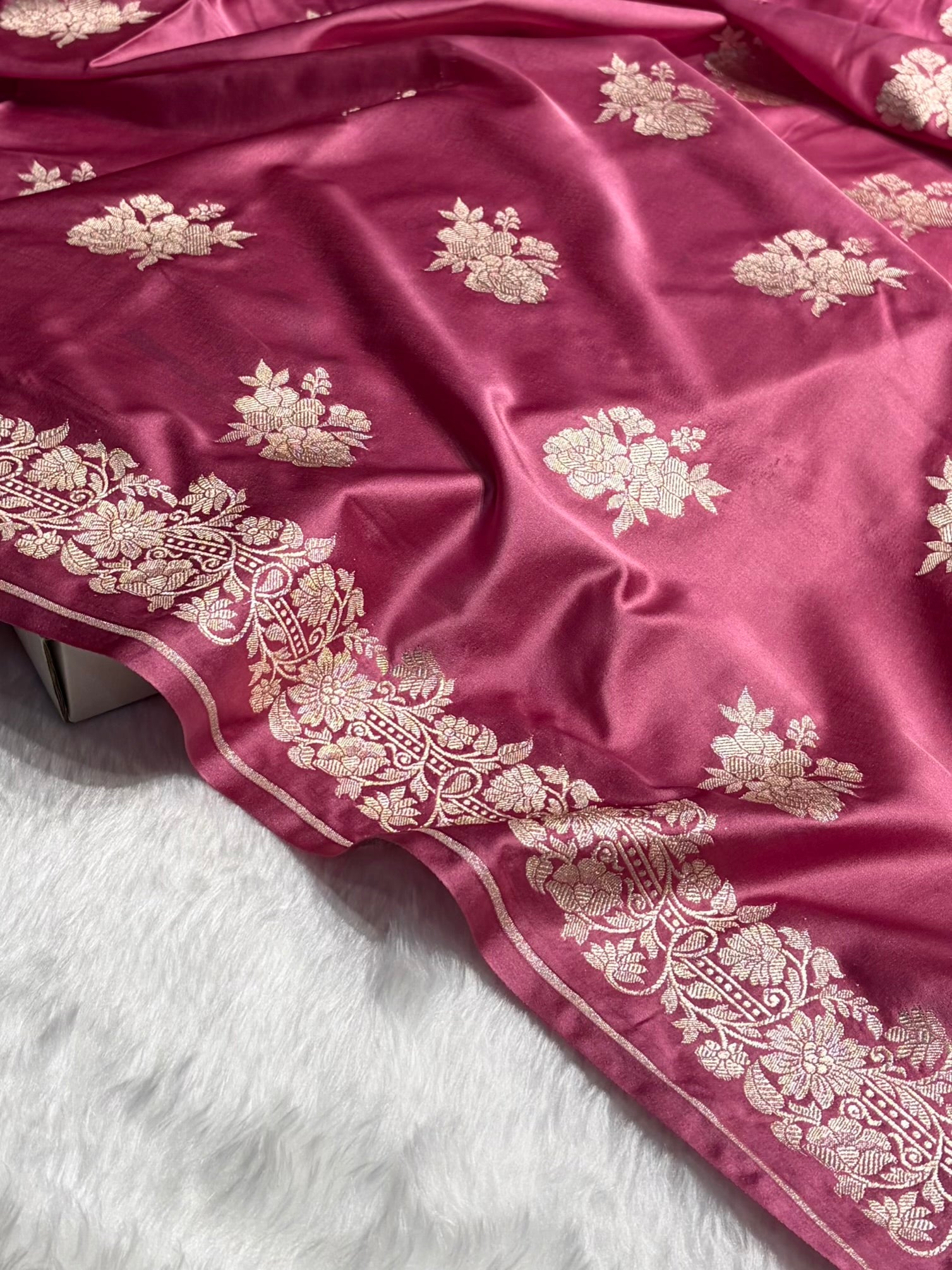 Banarasi Mauve Pink Shades Floral Mashru Silk Saree MS90