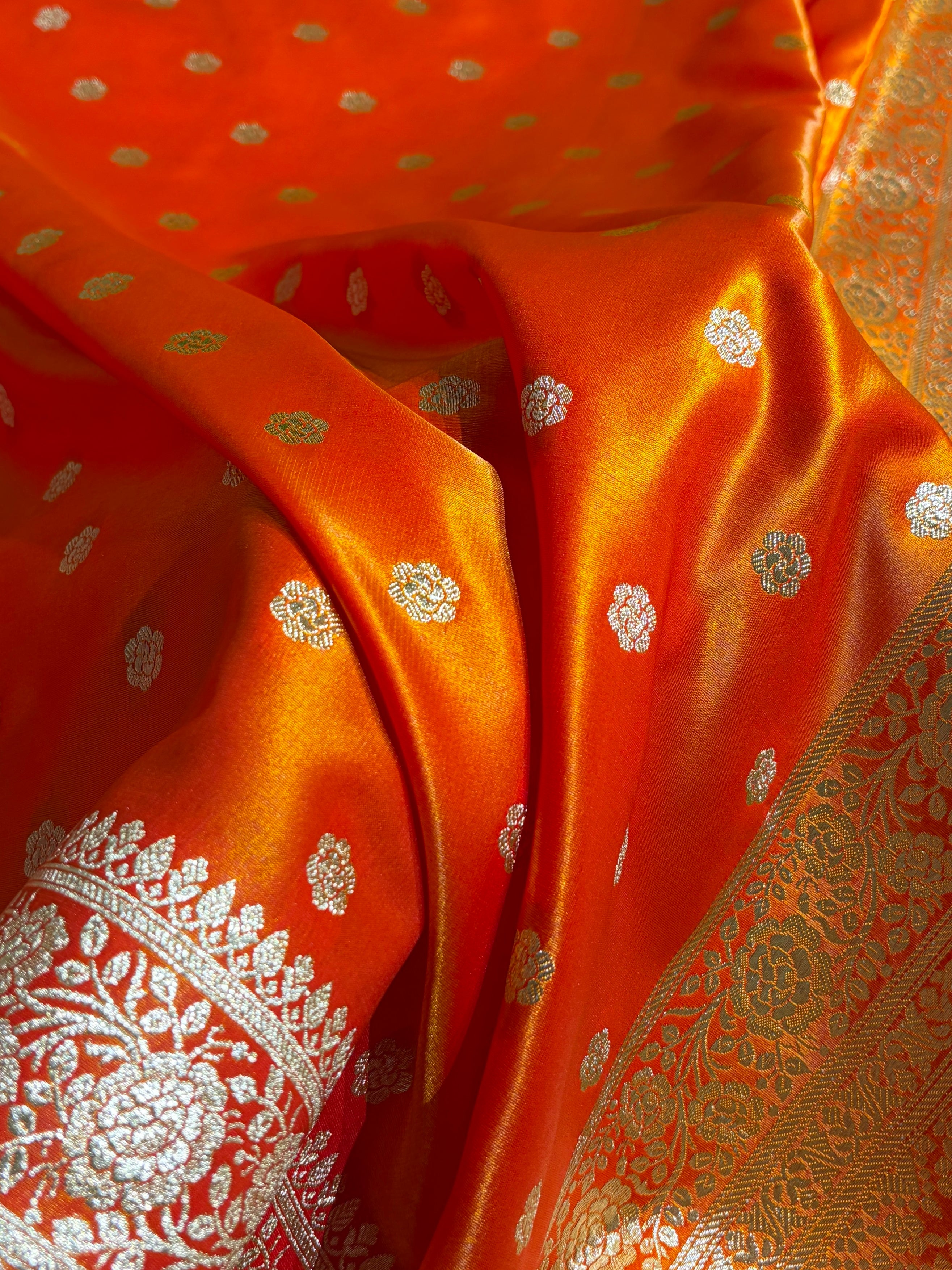 Banarasi Fire Gold Shades Booti Pattern Banarasi Satin Silk Saree SS63