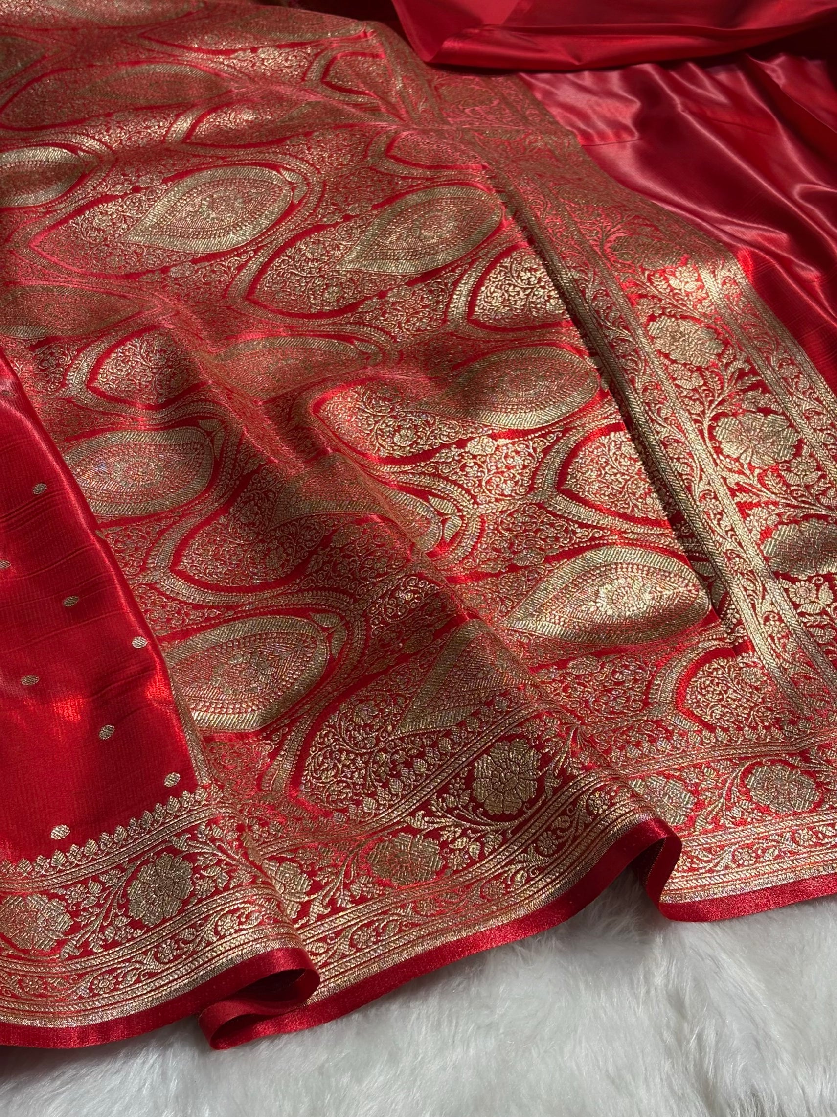 Satin Silk Dot Booti in Red Shades SS08
