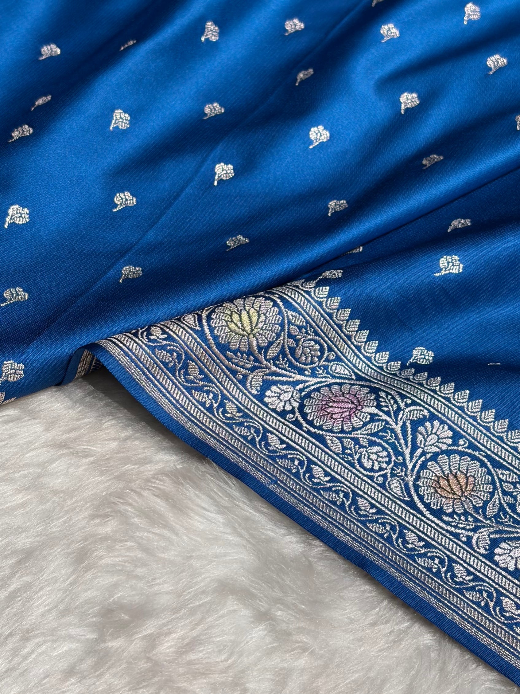 Royal Blue Shades With Banarasi Minakari Booti Mashru Silk Saree MS78