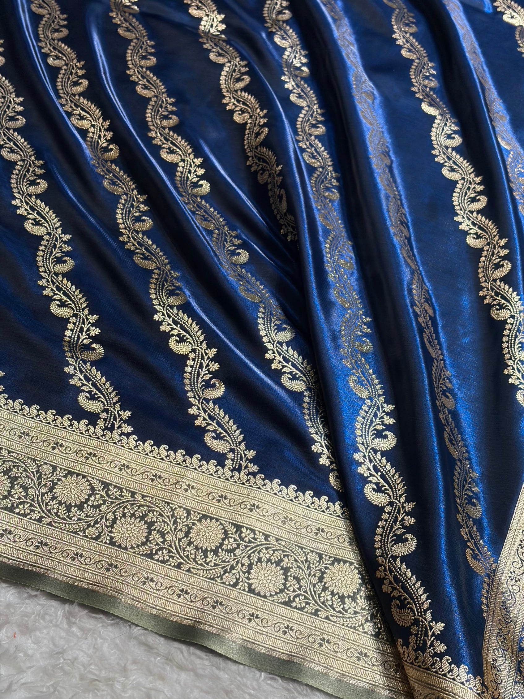 Royal Blue Contrast Shades Cross Pattern Banarasi Satin Silk Saree SS39