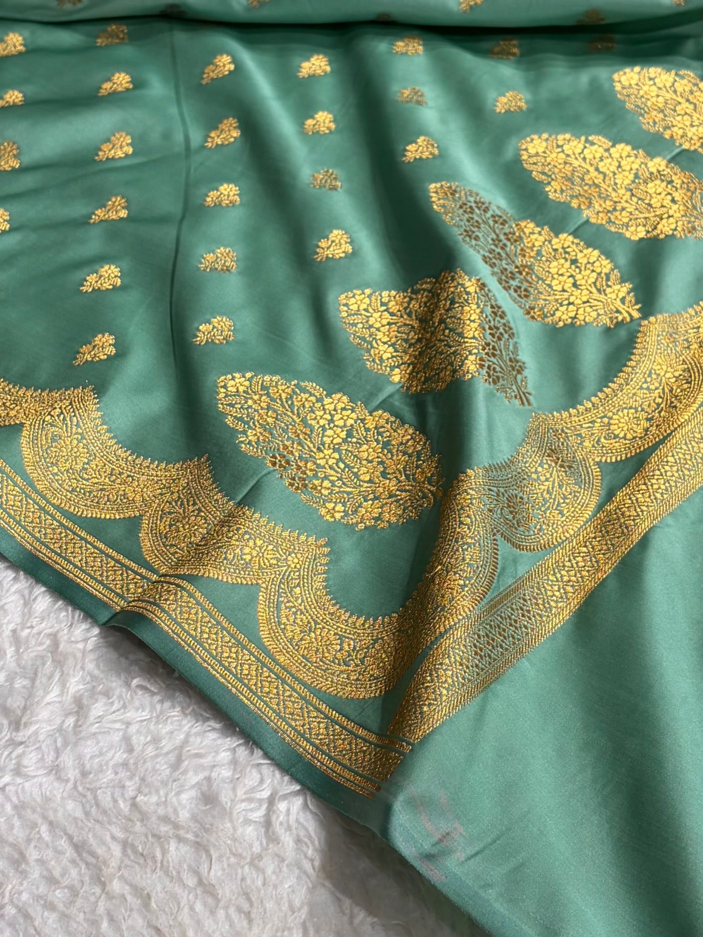 Sea Green Scallop Booti Mashru Silk Banarasi Saree MSM-35